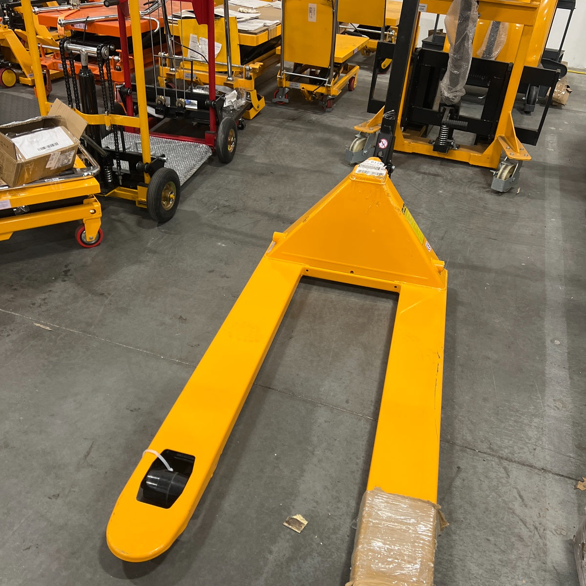 Pre-owned BF-III-2(NYLON) 5,500 lb Hydraulic Pallet Jack – Wide Forks & Nylon Wheels, 48" x 27"