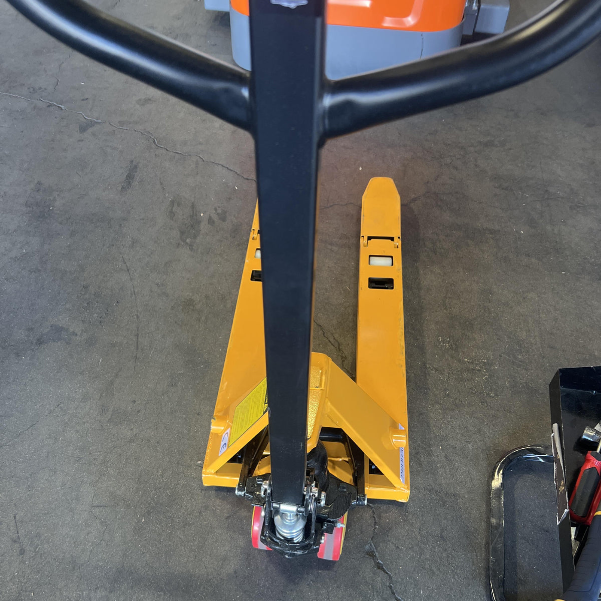 Pre-owned MF 2,200 lbs Capacity, 31.5"x15" Forks, Foldable & Lightweight Hand Pallet Jack