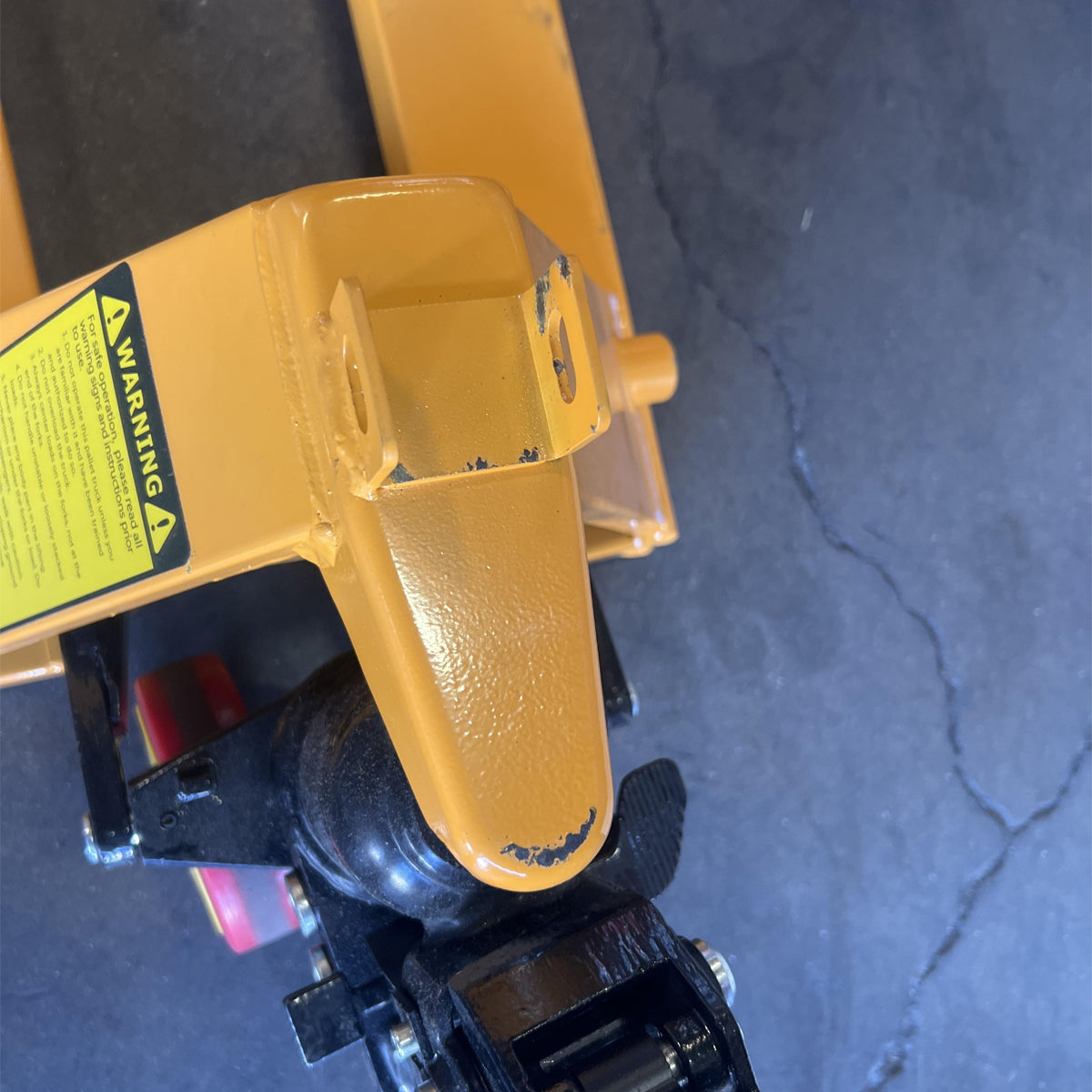 Pre-owned MF 2,200 lbs Capacity, 31.5"x15" Forks, Foldable & Lightweight Hand Pallet Jack