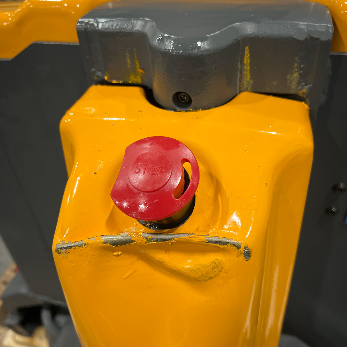 Pre-owned CBD15W-II-Li – 3,300 lb Electric Pallet Jack, LCD Handle & Turtle Mode