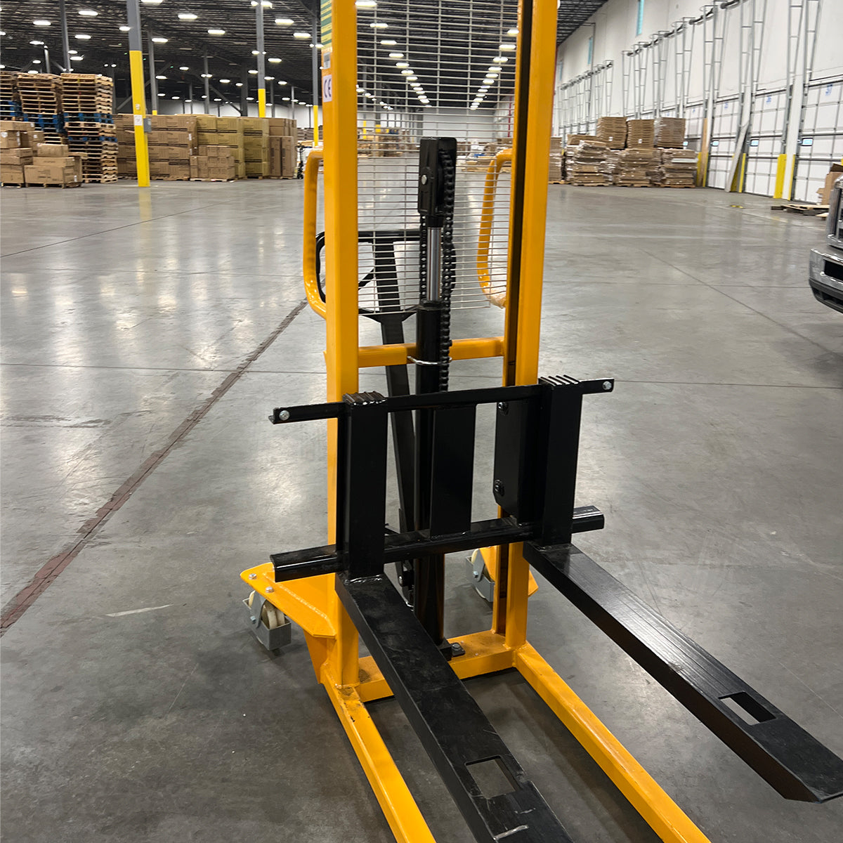 Pre-owned SDJA500 Manual Pallet Stacker 1100lbs Capacity 63" Lift fixed legs