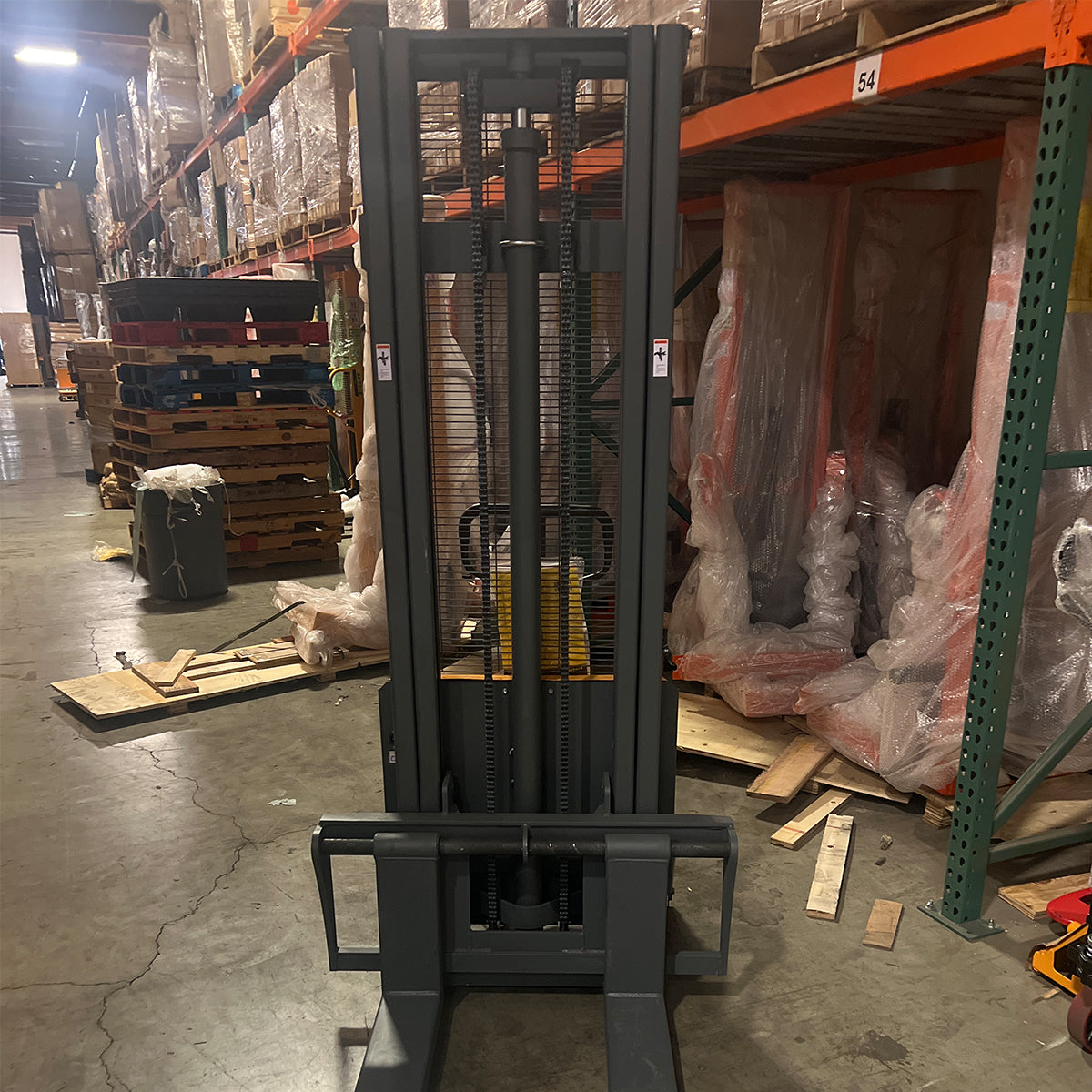 Pre-owned CDD15BE-118 – 3,300 lb Semi-Electric Stacker, 118" Lift, Fixed Legs & Adjustable Forks