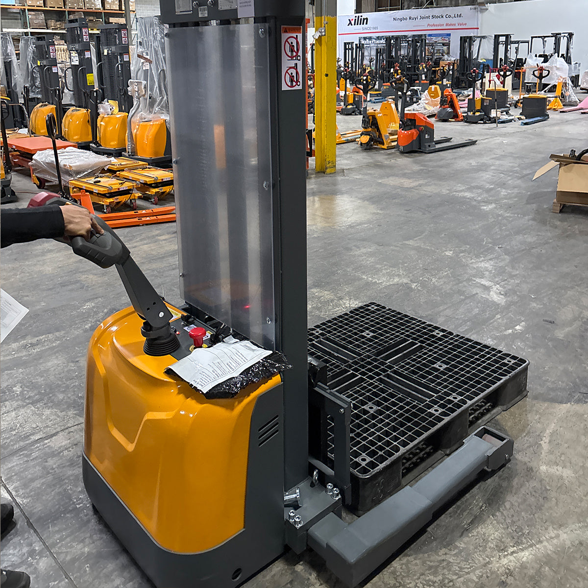 3300 lb Capacity 98" Lift Compact Electric Stacker Adjustable Forks | CTD15R-EN-98