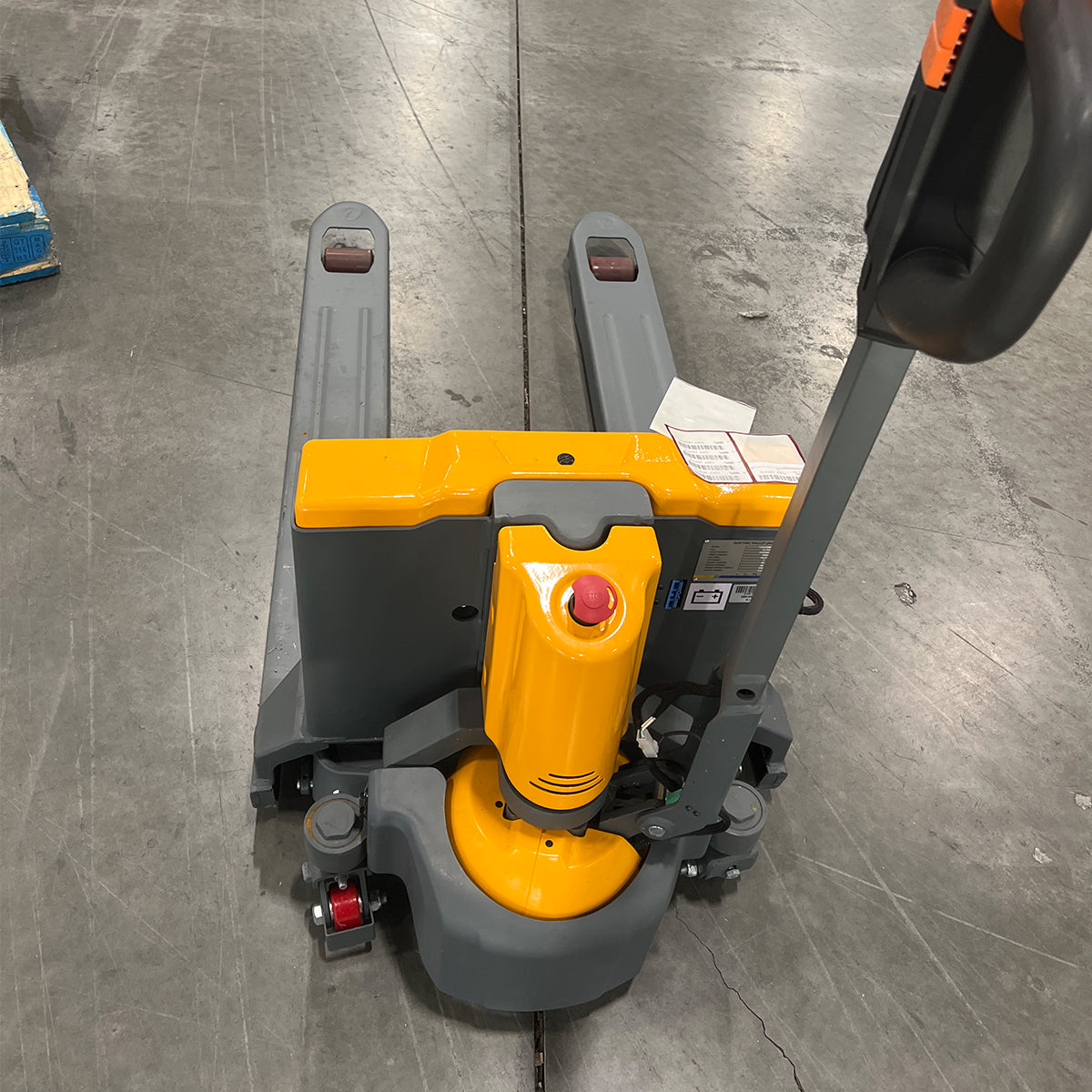 Pre-owned CBD15W-II-Li – 3,300 lb Electric Pallet Jack, LCD Handle & Turtle Mode