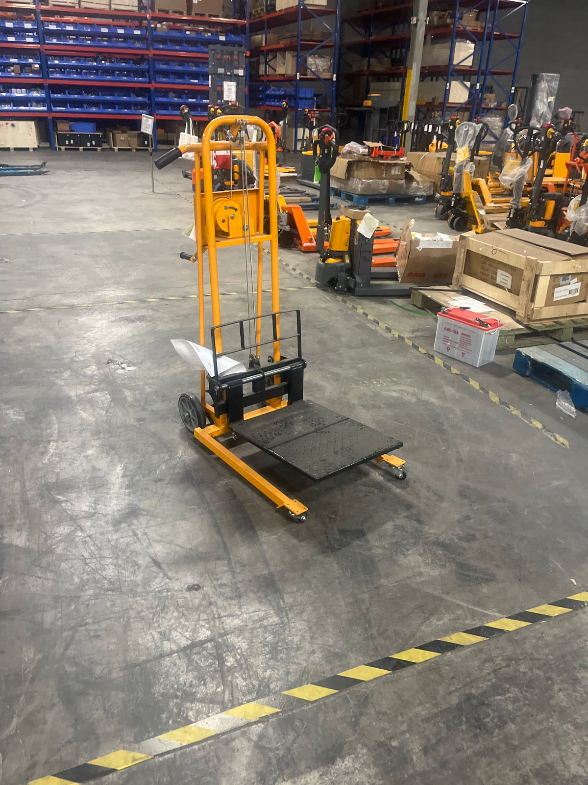 Pre-owned Premium Used HSW500–500lbs Manual Pallet Stacker 500 lbs Capacity 41.4" Lift Fixed Legs-0250032051 Only Pick Up