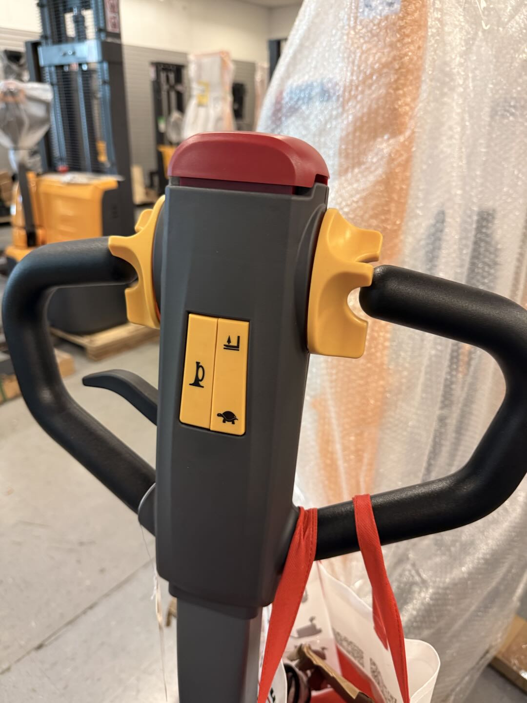 Pre-owned Premium Used CBD15W-Lix-48x27-Y- 3,300 lb Electric Pallet Jack – Lithium Battery, 48"x27" Forks-211213080
