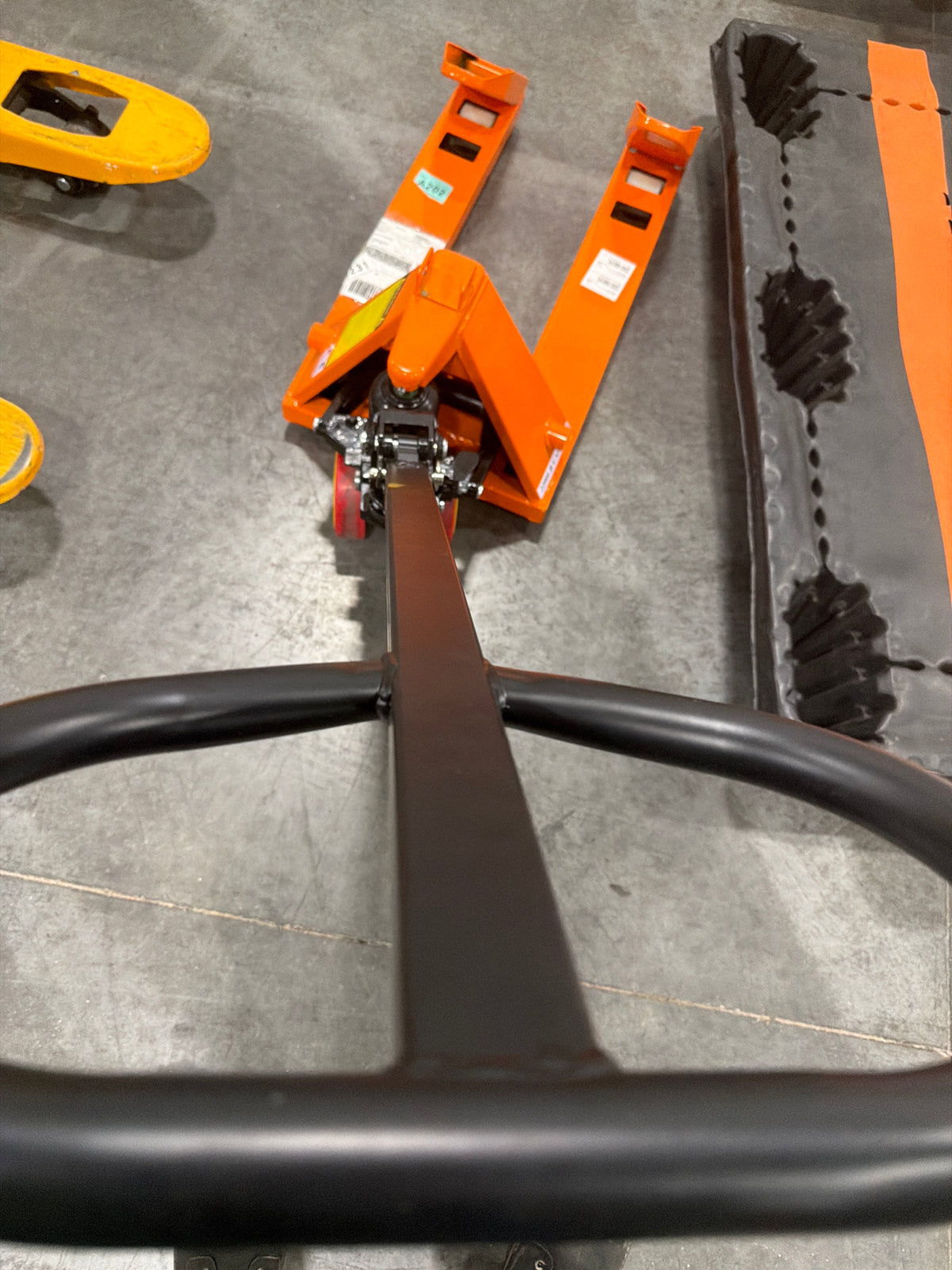 Pre-owned Premium Used MF-O 2,200 lb Hydraulic Pallet Jack – 31.5" x 15" Forks-250002937 Only Pick Up