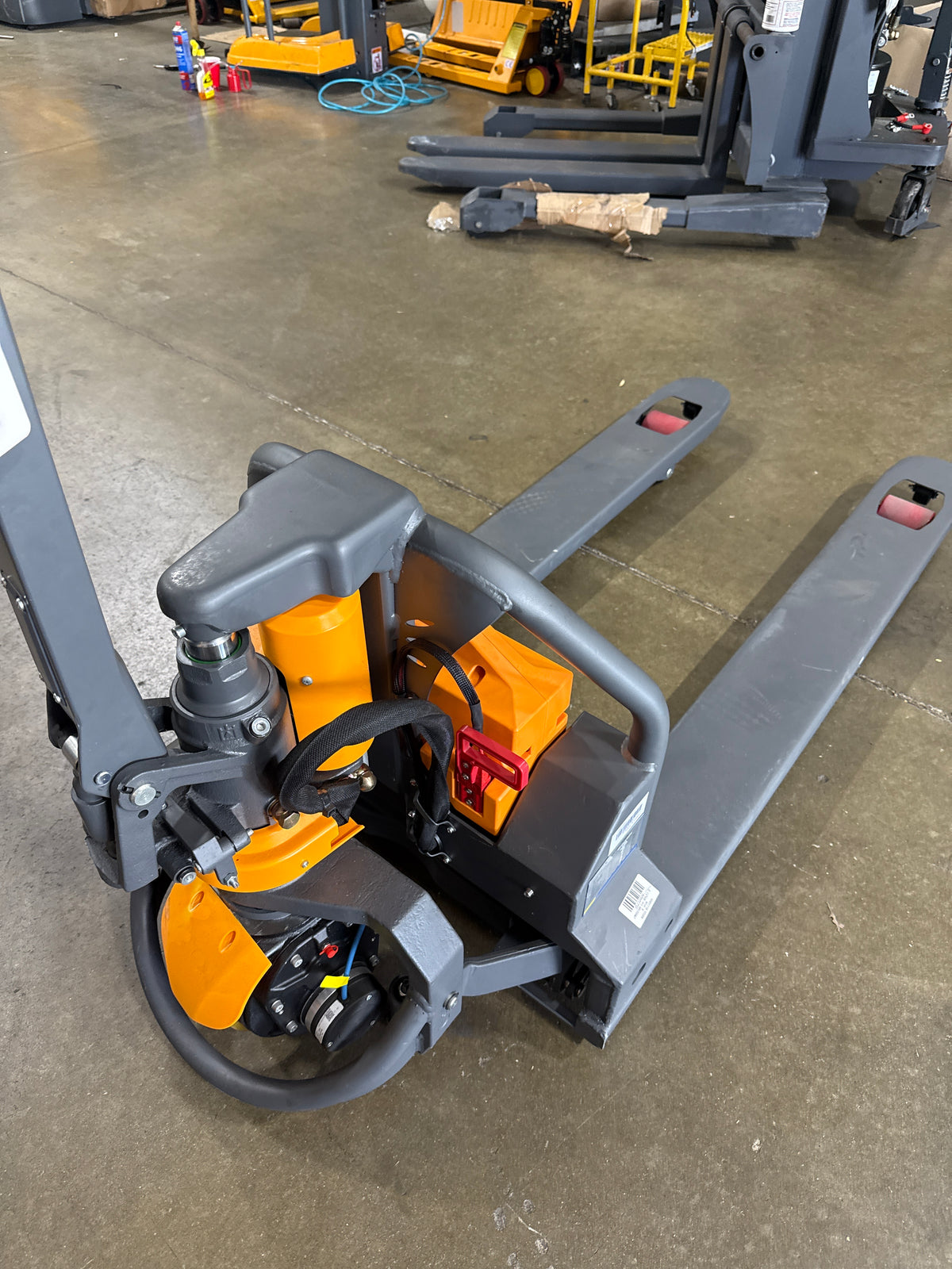 Pre-owned Premium Used CBD15W-LIX-48x27 – 3,300 lb Electric Pallet Jack, Lithium Battery, 48"x27" Forks-95272028