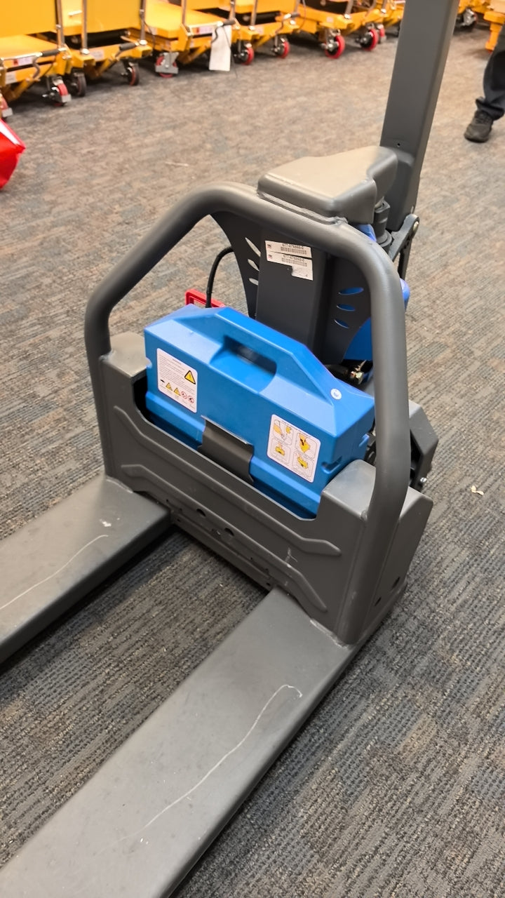 Pre-owned Regular Used CBD15W-Lix-45x21-B 3,300 lb Electric Pallet Jack, Compact Lithium Model, 45"x21" Forks-21068701