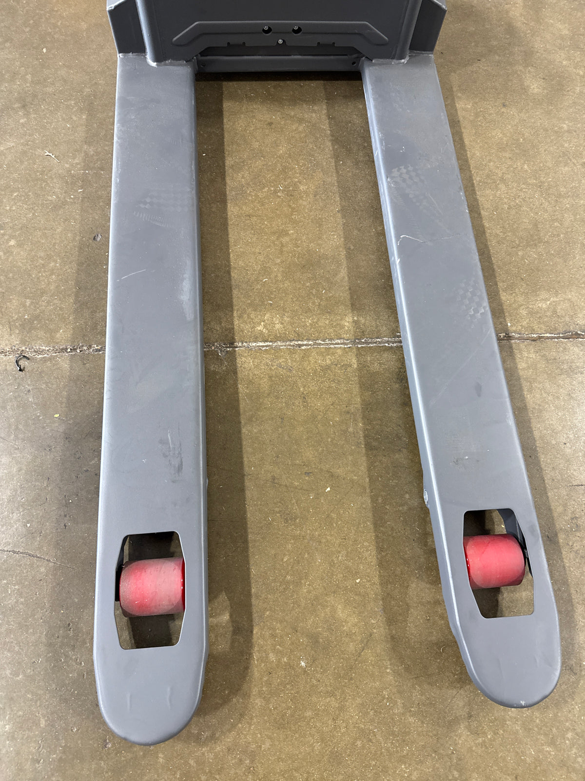 Pre-owned Premium Used CBD15W-LIX-48x27 – 3,300 lb Electric Pallet Jack, Lithium Battery, 48"x27" Forks-95272028
