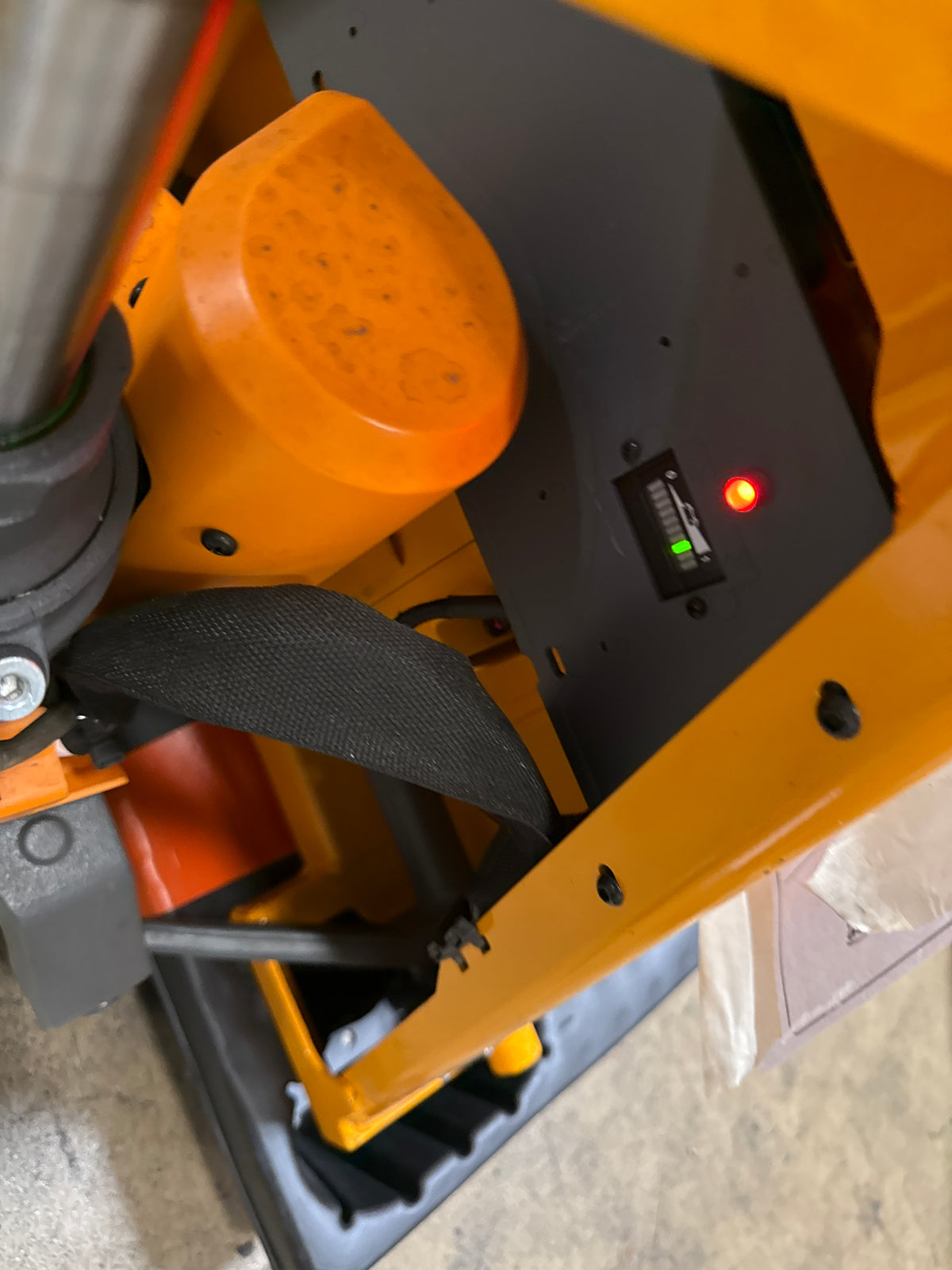 Pre-owned CBD15-NEW 3,300 lb Electric Pallet Jack, Compact Lithium Model, 48"x27" Forks