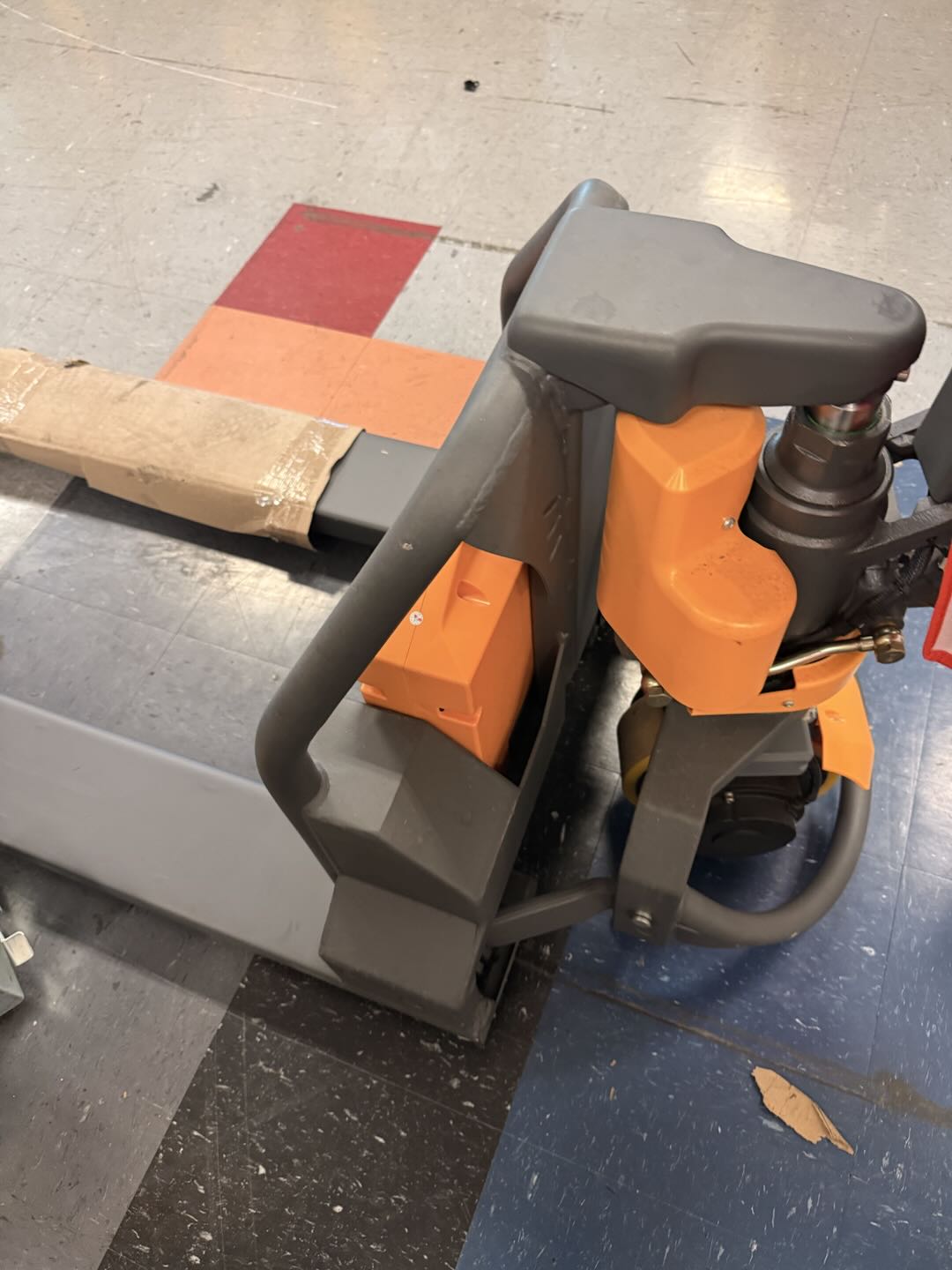 Pre-owned Premium Used CBD15W-Lix-48x27-Y- 3,300 lb Electric Pallet Jack – Lithium Battery, 48"x27" Forks-211213080