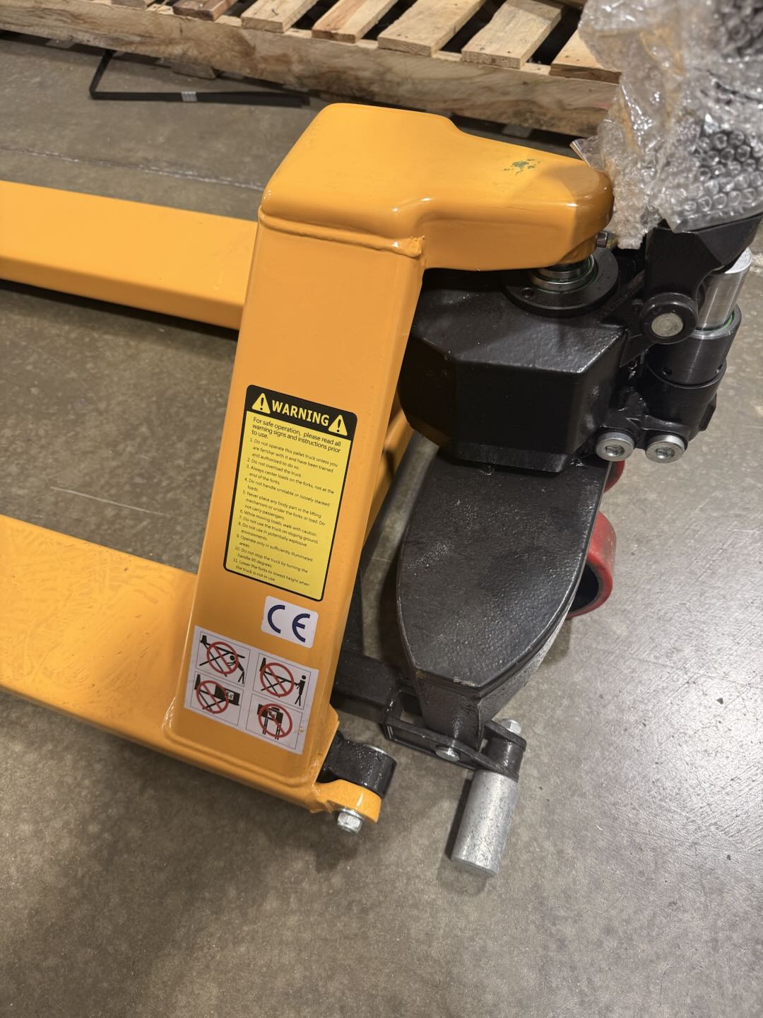 Pre-owned Regular Used JF-685 2,200 lb High-Lift Hydraulic Pallet Jack – Wide Forks, 45" x 27"-4659922
