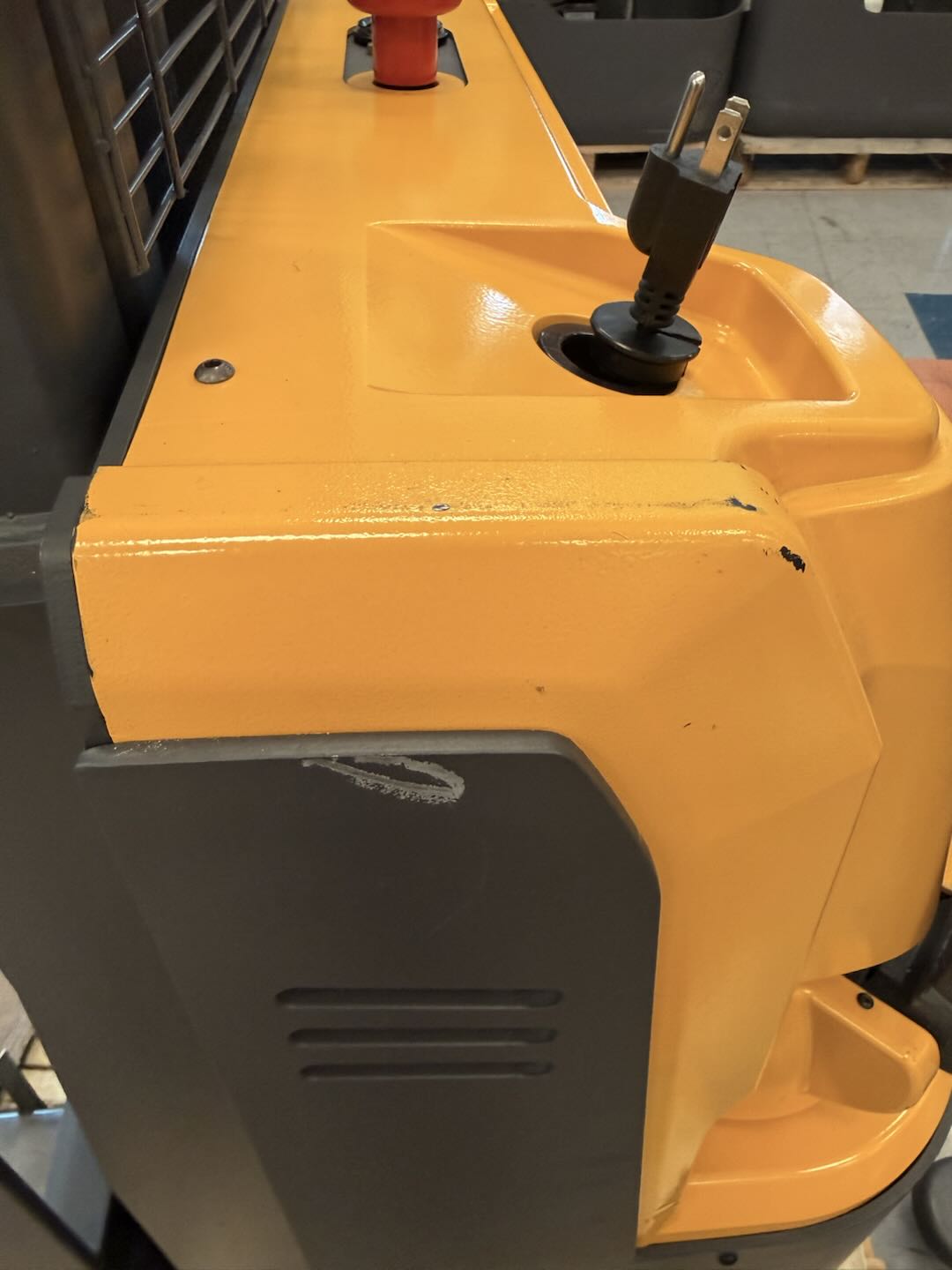 Pre-owned Premium Used CDD12R-E-118–2,640 lb Electric Stacker, 118" Lift, Fixed Legs-95275707