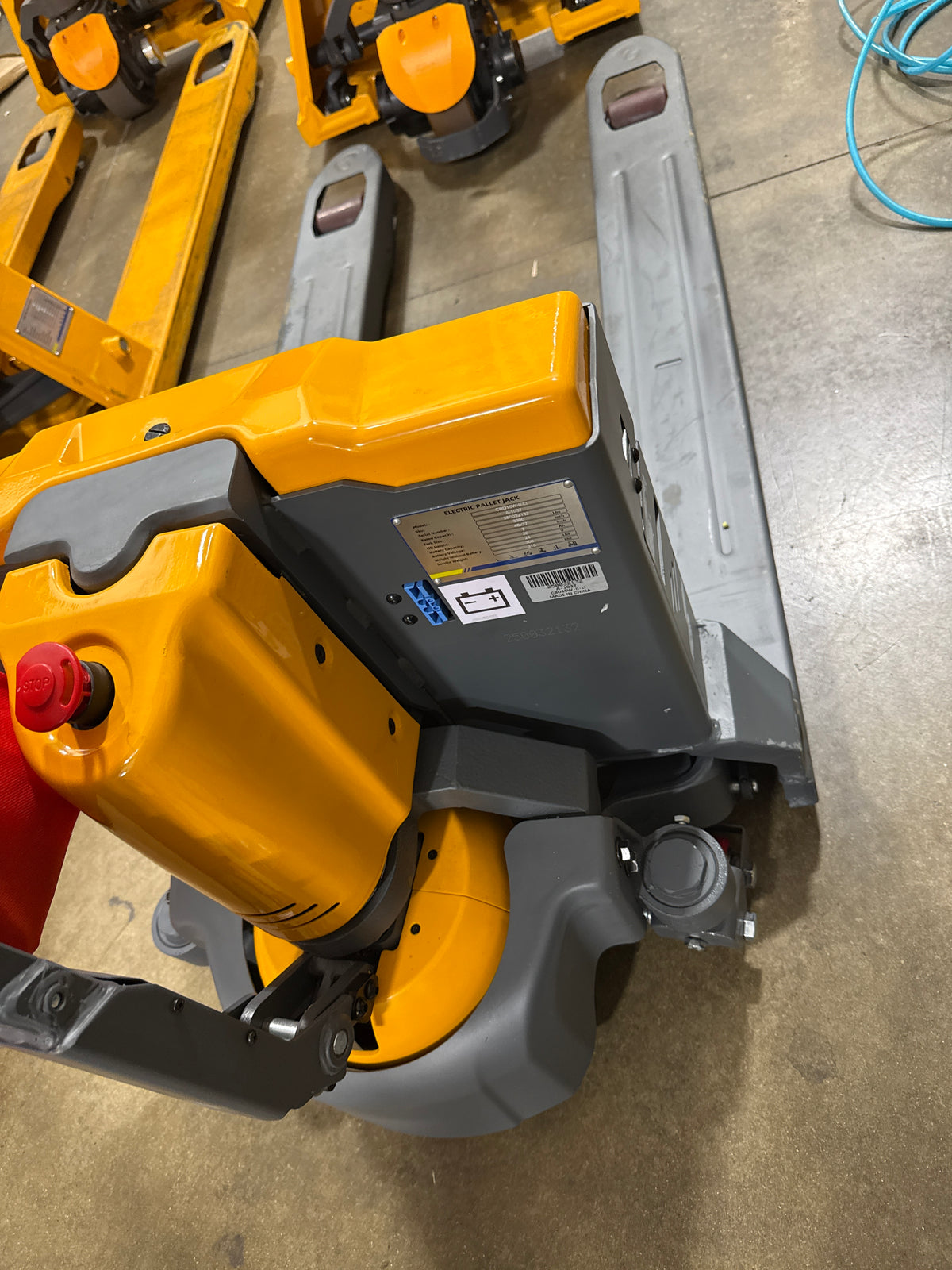 Pre-owned Premium Used CBD15W-II-Li-II – 3,300 lb Electric Pallet Jack, LCD Handle & Turtle Mode-250032132