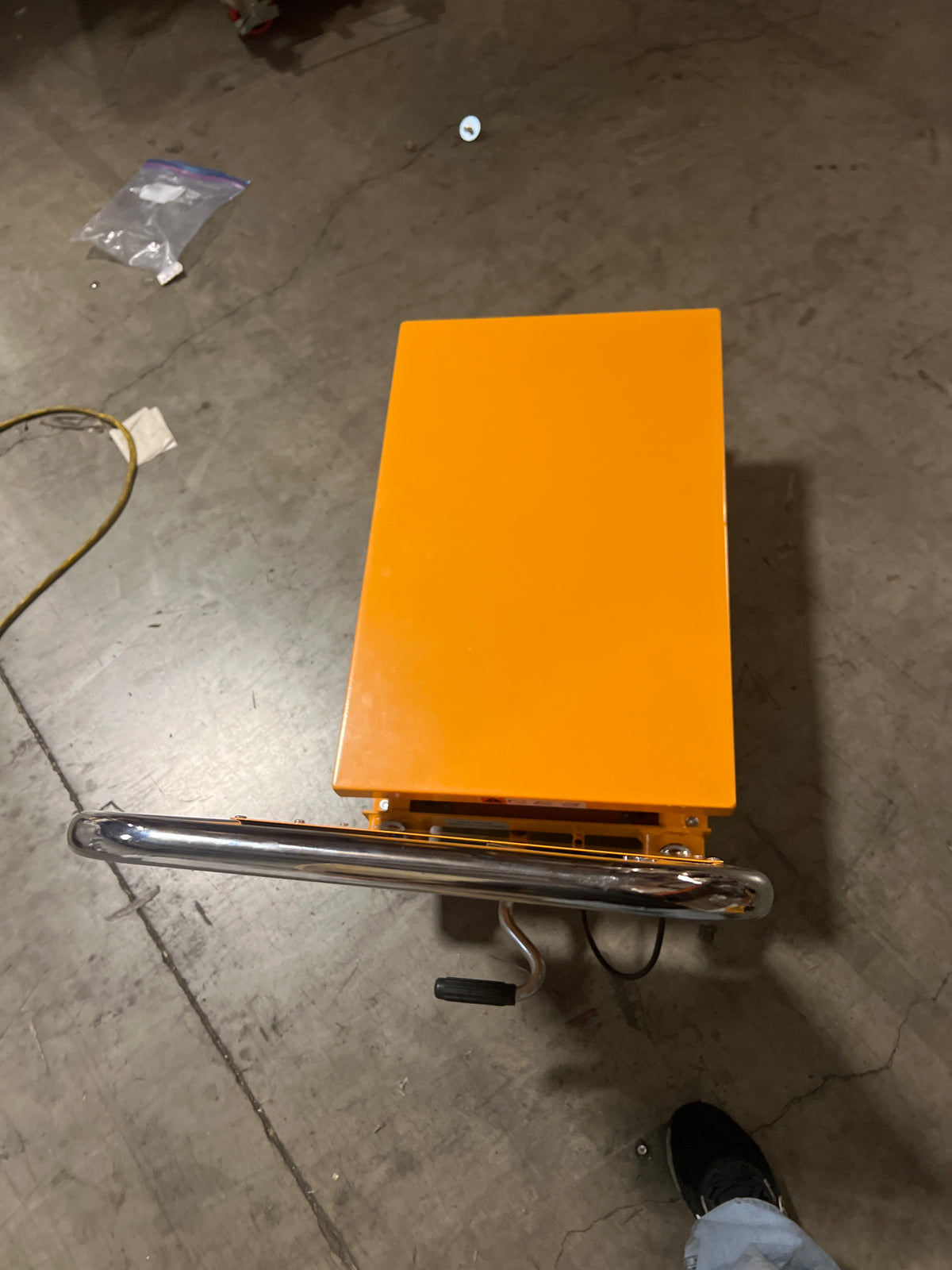 Pre-owned Regular Used SPS150E Double Scissor Lift Table 330 lbs Cap, 31.4" lifting height-A100906 Only Pick Up