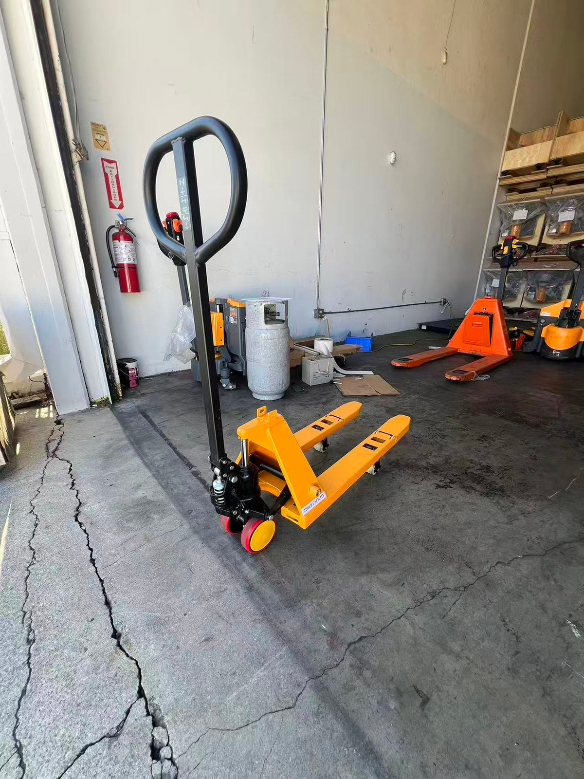 Pre-owned Premium Used MF 2,200 lb Hydraulic Pallet Jack – 31.5" x 15" Forks-250002647 Only Pick Up