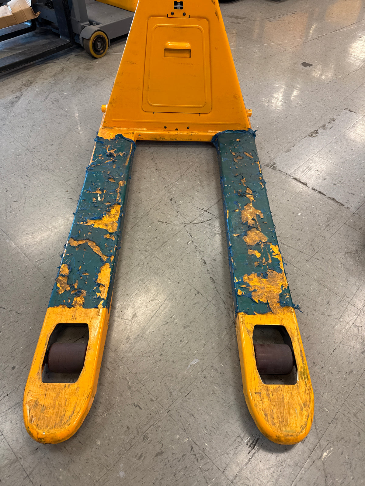 Pre-owned Regular Used CBD15-NEW- 3,300 lb Electric Pallet Jack – Lithium Battery, 48"x27" Forks-260003613