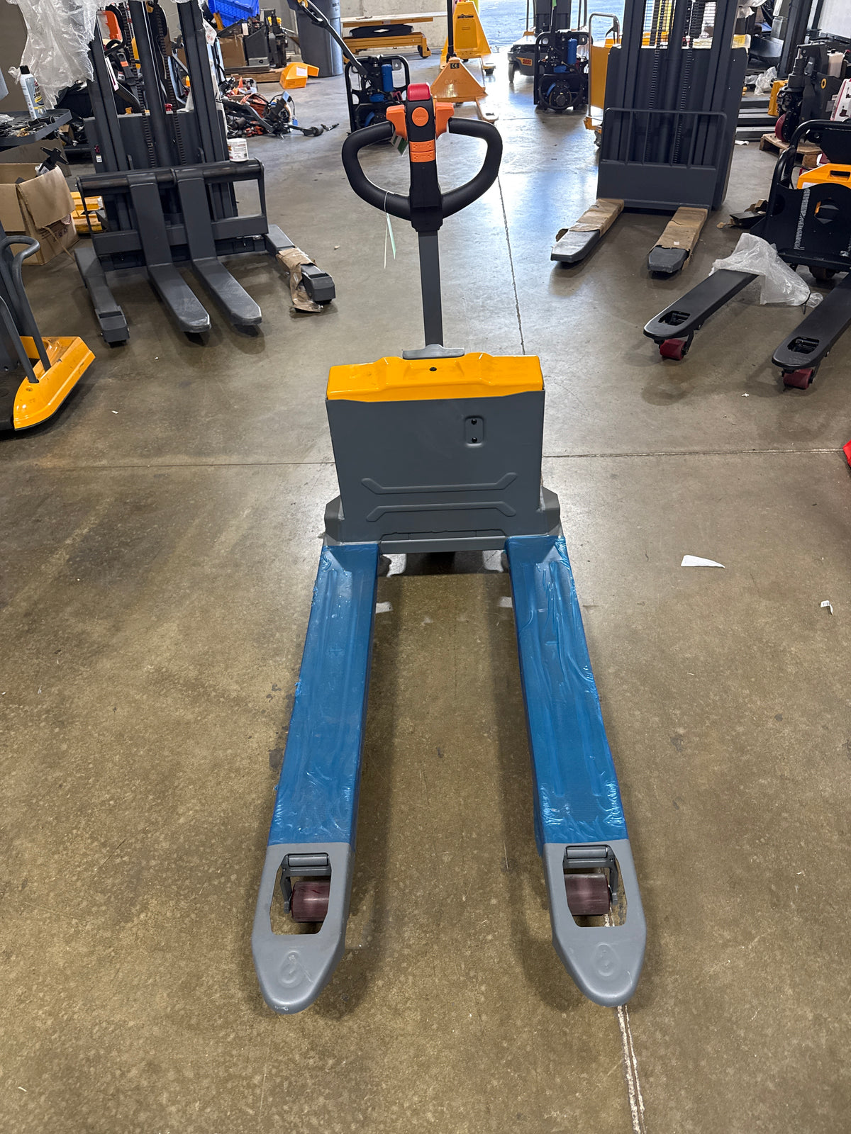 Pre-owned Open Box CBD15W-II-Li-II- 3,300 lb Electric Pallet Jack – Lithium Battery, 48"x27" Forks-250034419