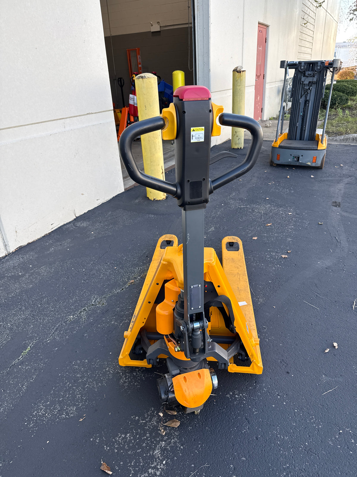 Pre-owned Regular Used CBD15- 3,300 lb Electric Pallet Jack – Lithium Battery, 48"x27" Forks-220100558