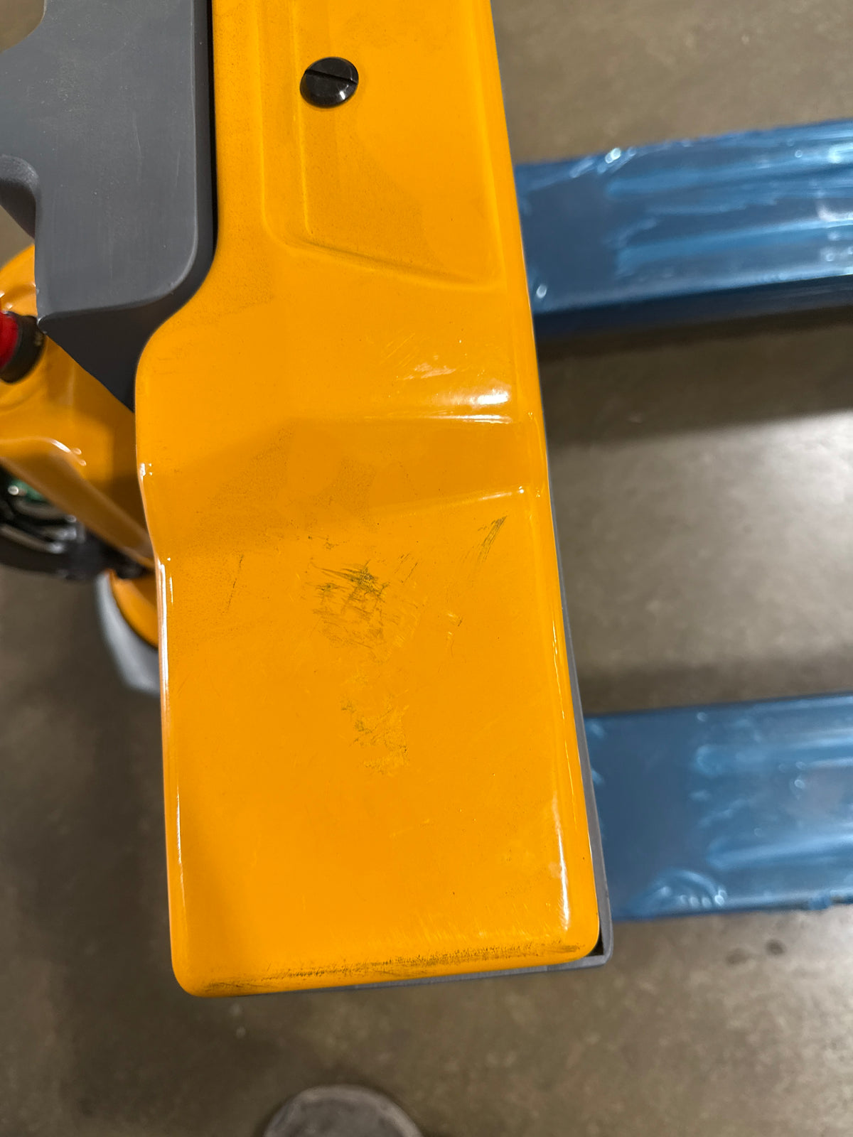 Pre-owned Open Box CBD15W-II-Li-II- 3,300 lb Electric Pallet Jack – Lithium Battery, 48"x27" Forks-250034419