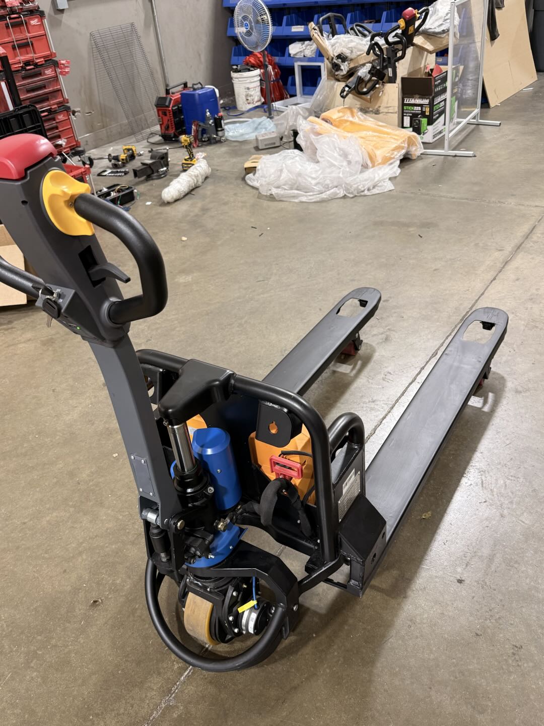 Pre-owned Premium Used CBD15W-Lix-48x27-B 3,300 lb Electric Pallet Jack, Compact Lithium Model, 48"x27" Forks-21068455