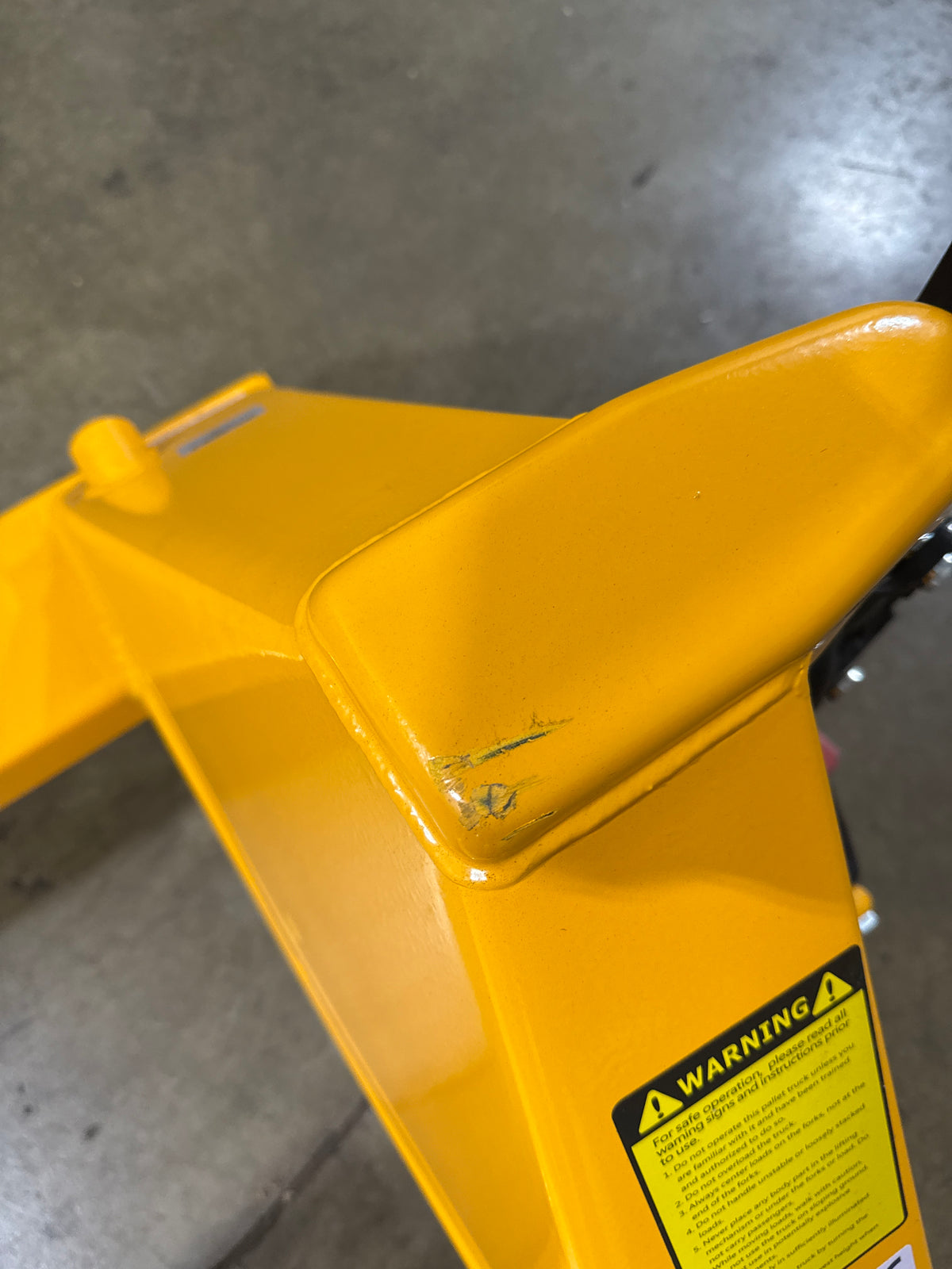 Pre-owned Open Box DF-III-2 5,500 lb Hydraulic Pallet Jack – Wide Forks, 48" x 27"-952710231