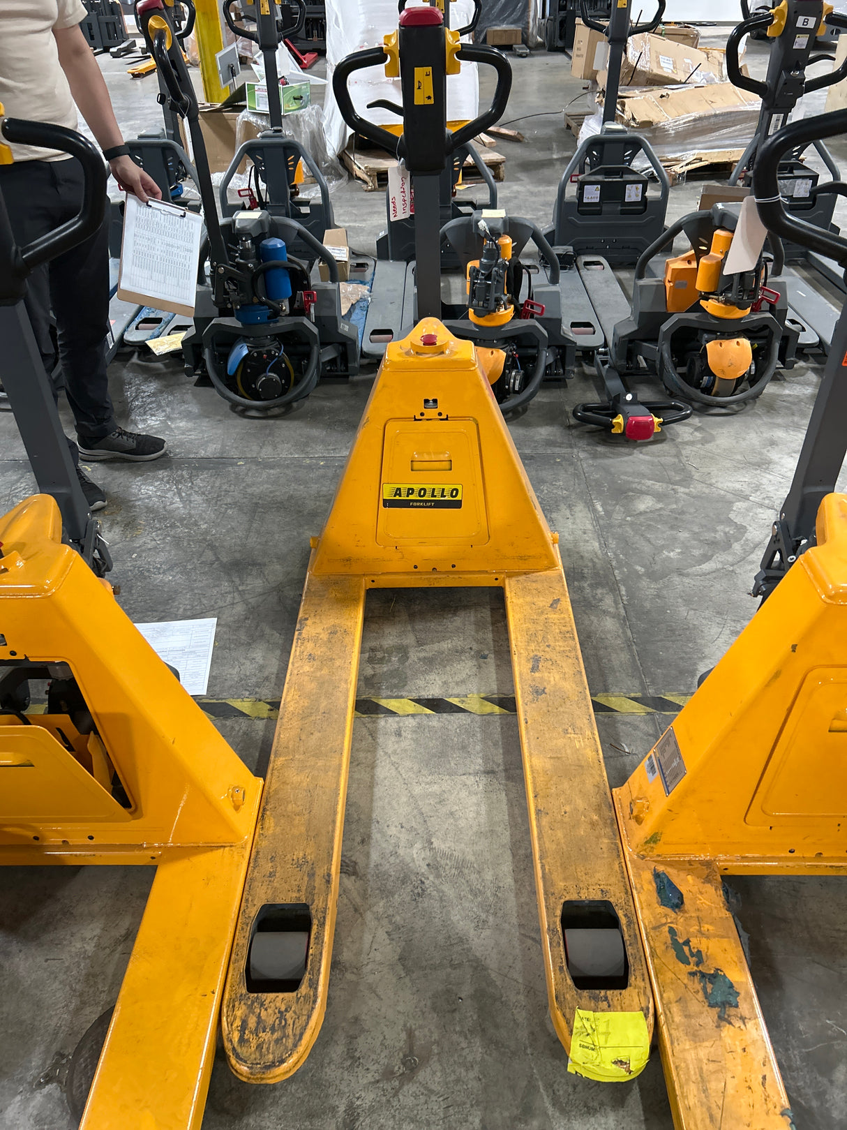 Pre-owned CBD15 – 3,300 lb Electric Pallet Jack, Compact Lithium Model, 48"x27" Forks