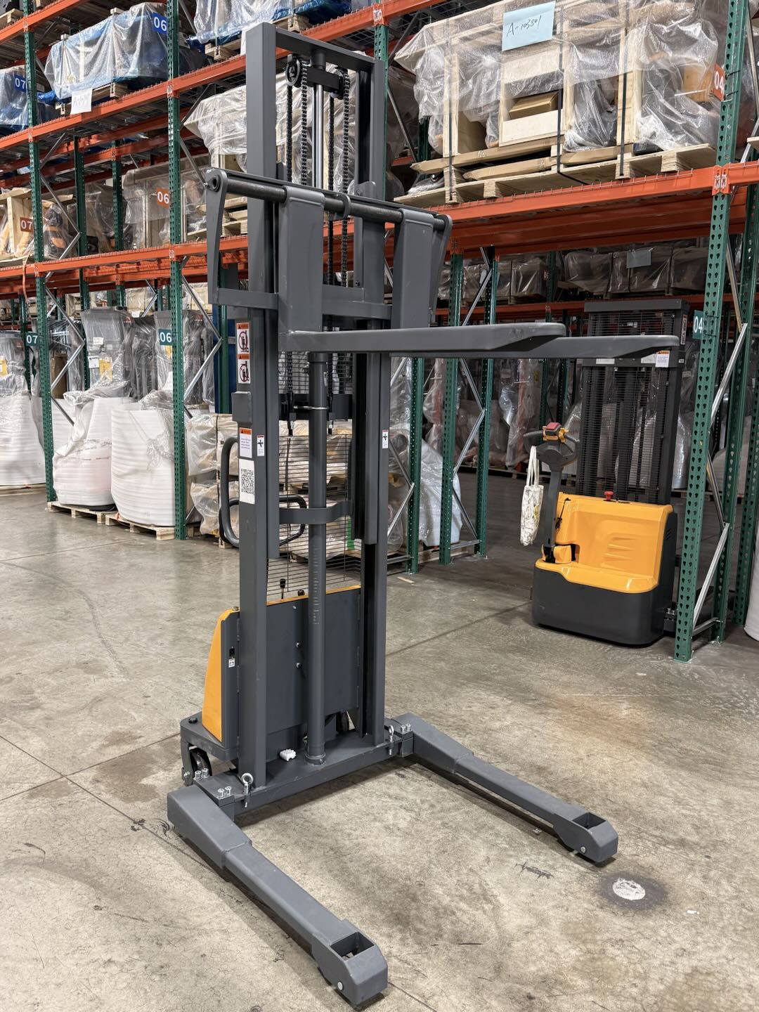 Pre-owned Premium Used CTD15BE-98 – 3,300 lb Semi-Electric Stacker, 98" Lift, Straddle Legs & Adjustable Forks-240863005