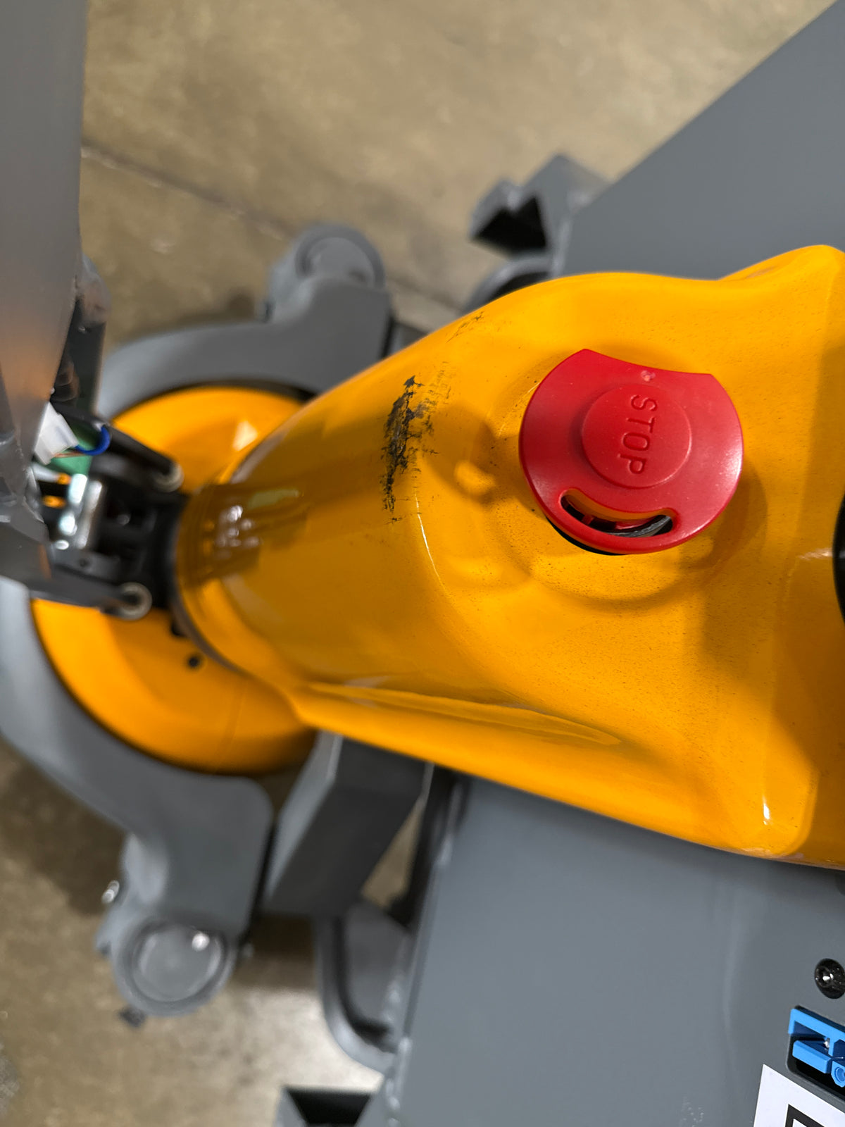 Pre-owned Open Box CBD15W-II-Li-II- 3,300 lb Electric Pallet Jack – Lithium Battery, 48"x27" Forks-250034419