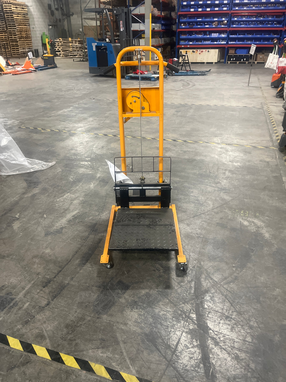 Pre-owned Premium Used HSW500–500lbs Manual Pallet Stacker 500 lbs Capacity 41.4" Lift Fixed Legs-0250032051 Only Pick Up