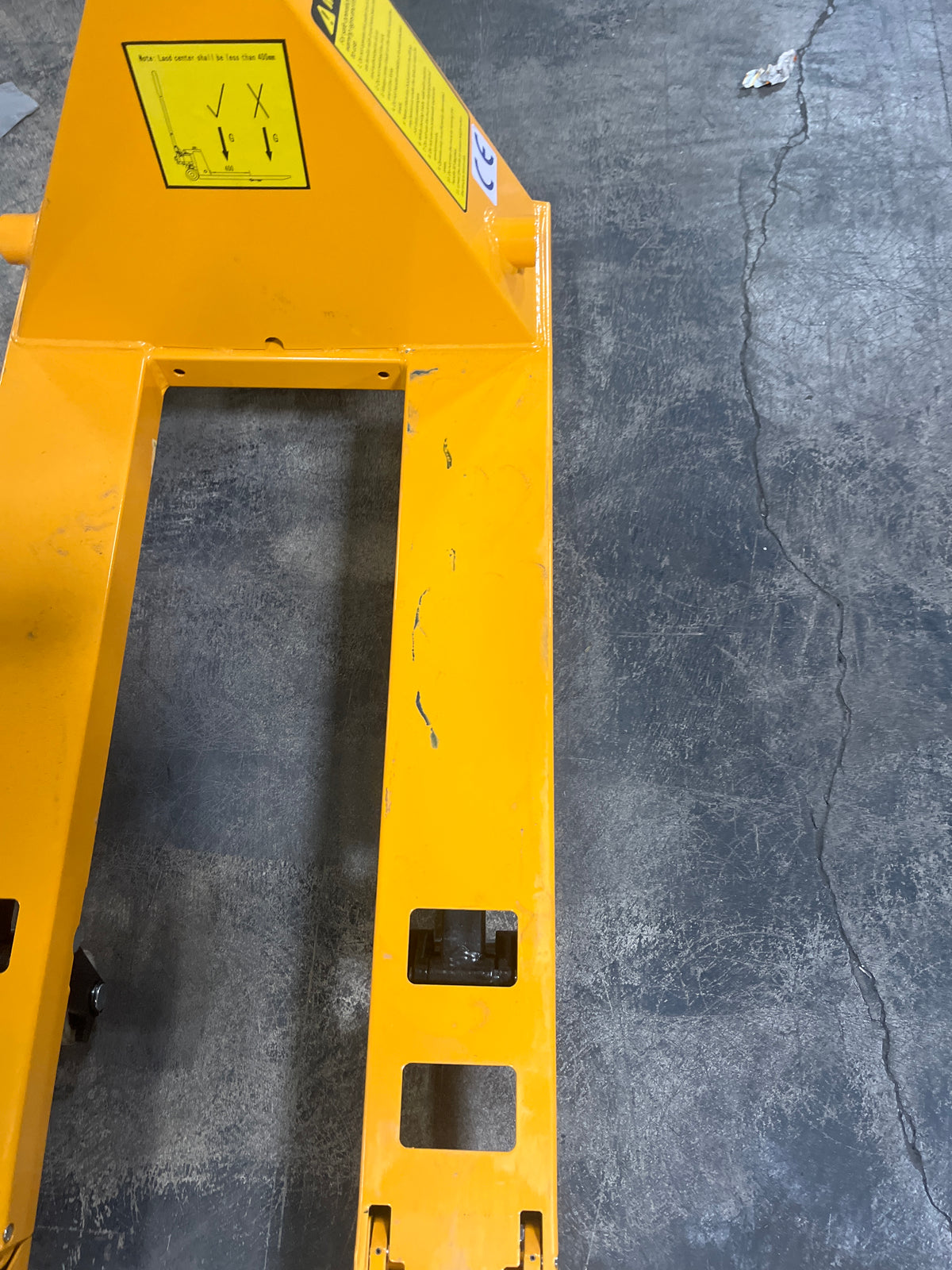 Pre-owned MF 2,200 lbs Capacity, 31.5"x15" Forks, Foldable & Lightweight Hand Pallet Jack