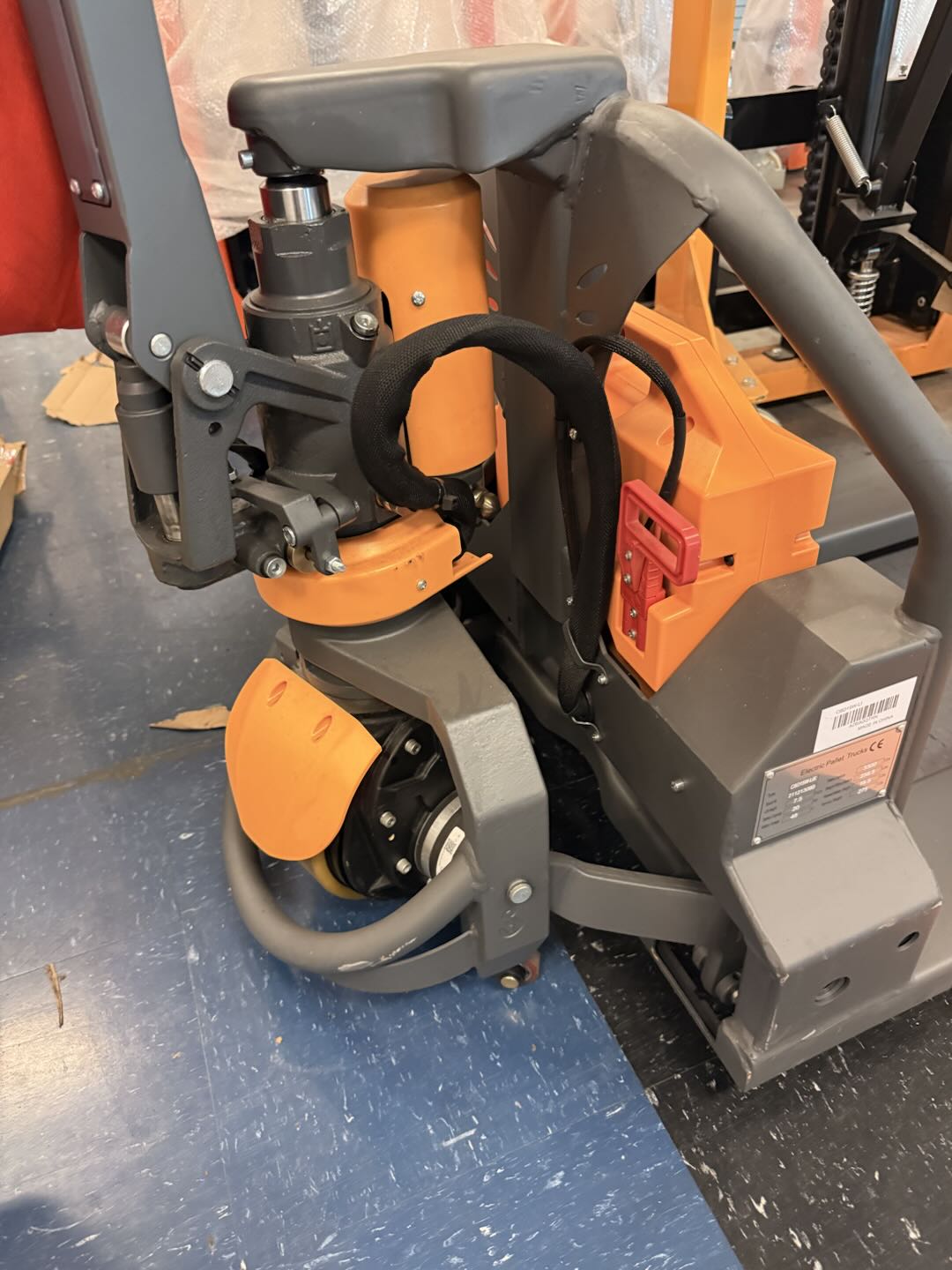 Pre-owned Premium Used CBD15W-Lix-48x27-Y- 3,300 lb Electric Pallet Jack – Lithium Battery, 48"x27" Forks-211213080