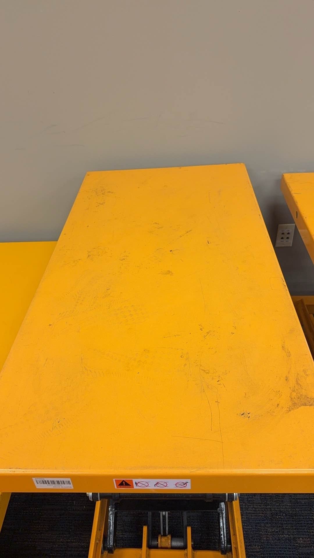 Pre-owned Regular Used SPS800 Double Scissor Lift Table 1760lbs Cap, 40.4" lifting height-242031 only Pick Up