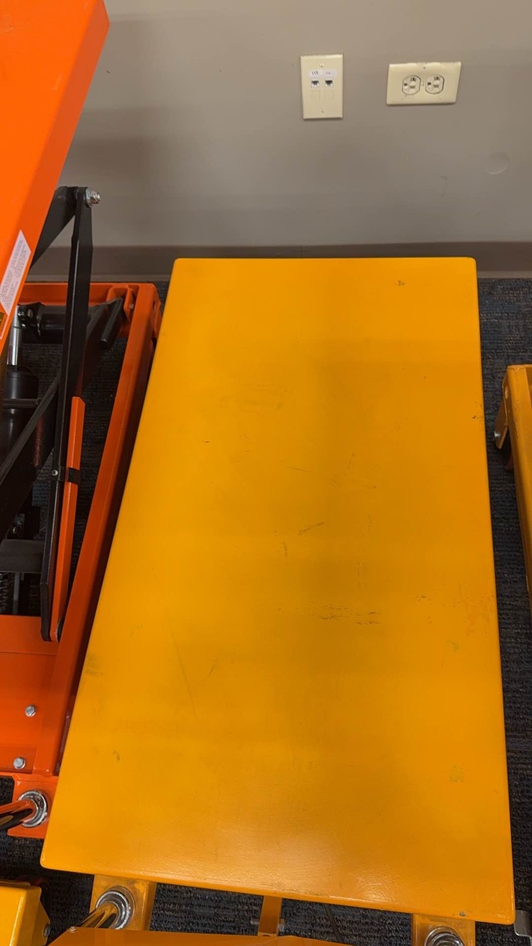 Pre-owned Regular Used SPS350 Double Scissor Lift Table 770 lbs Cap, 37.4" lifting height-A101137
