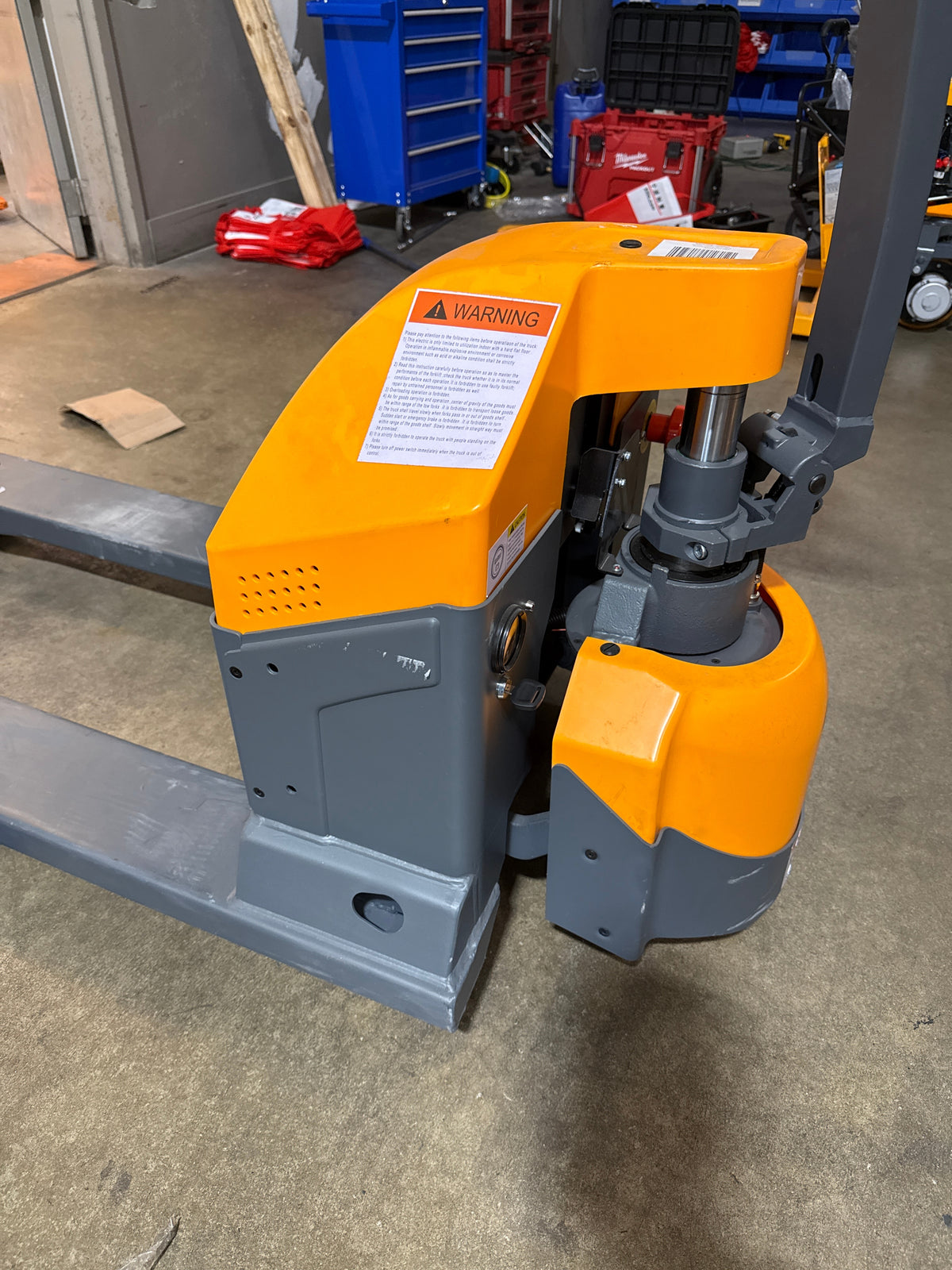 Pre-owned Regular Used CBD15WE-19BC- 3,300 lb Electric Pallet Jack – Long Runtime Lithium Battery, Turtle Mode, 48"x27" Forks-250027458
