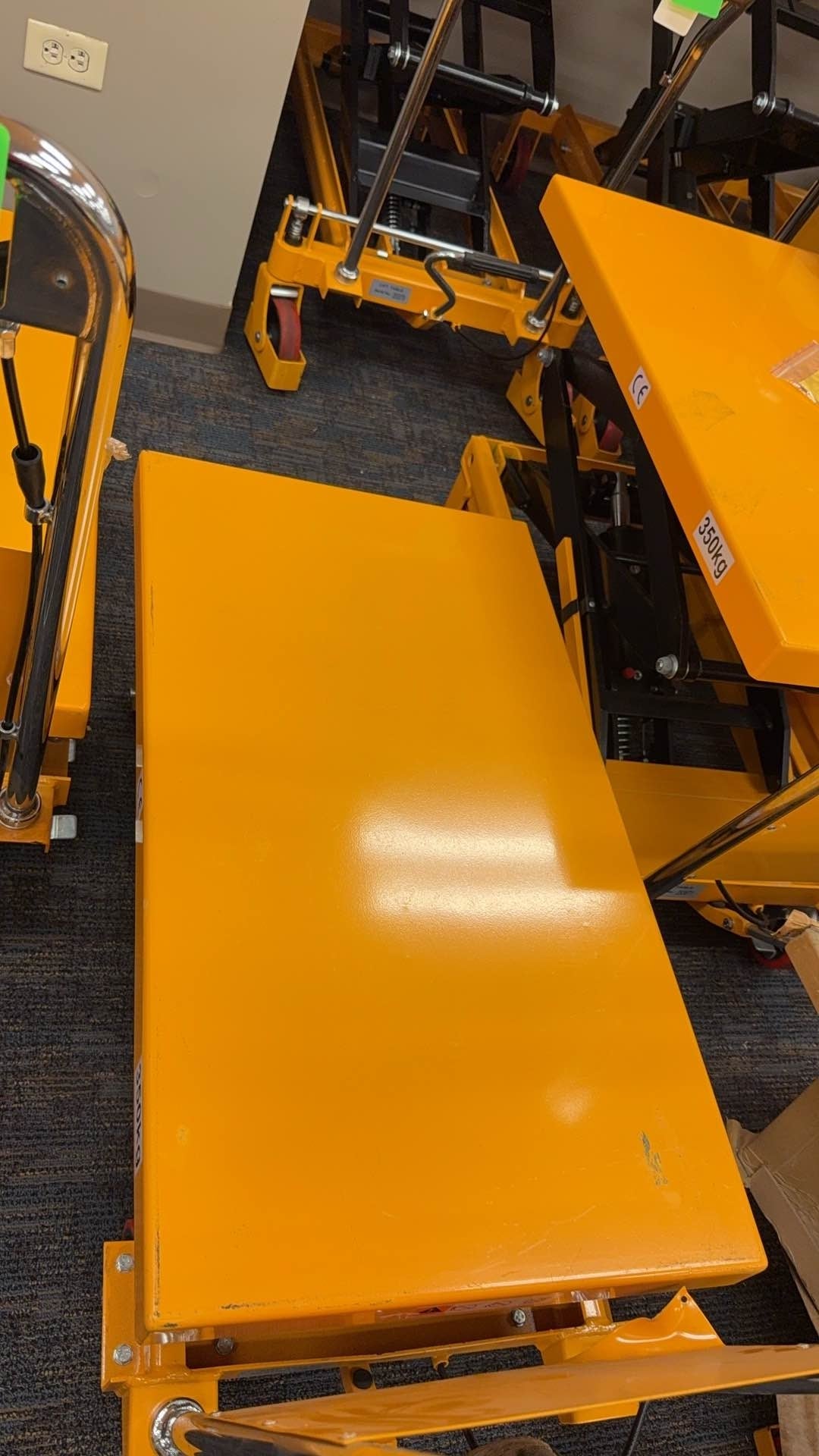 Pre-owned Premium Used SPS350 Double Scissor Lift Table 770 lbs Cap, 37.4" lifting height-246370