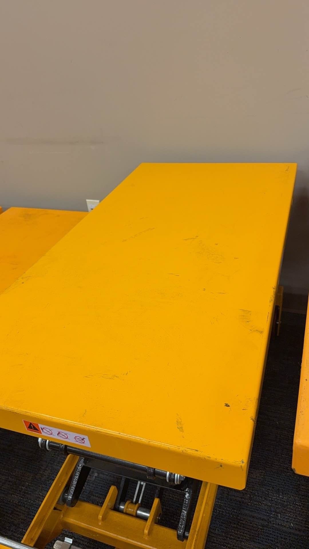 Pre-owned Premium Used SPS800 Double Scissor Lift Table 1760lbs Cap, 40.4" lifting height-289996 only Pick Up