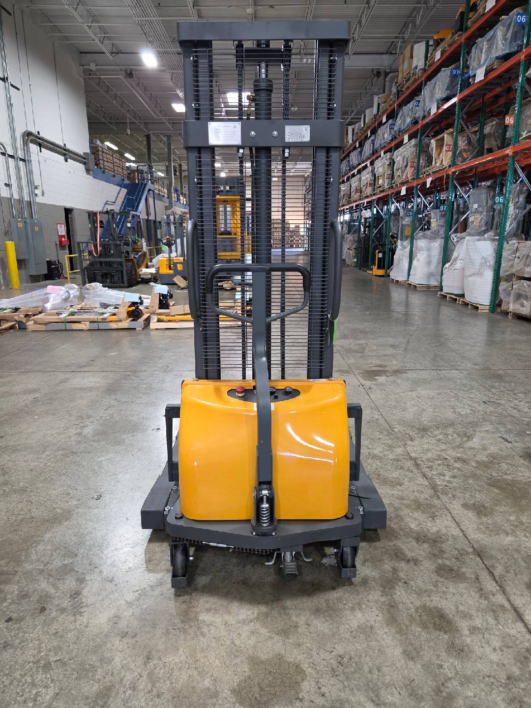 Pre-owned Premium Used CDD10B-III-118 – 3,300 lb Semi-Electric Stacker, 118" Lift, Fixed Legs & Adjustable Forks-20080326