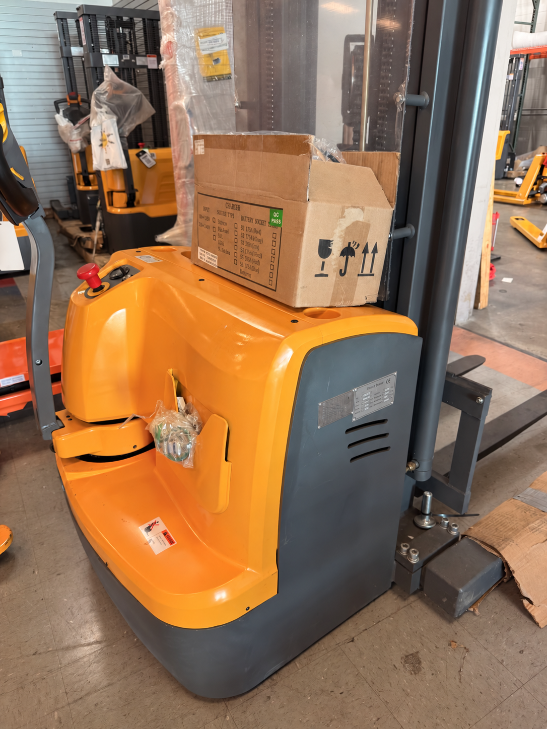 Pre-owned Premium Used CTDR15-III-177 – 3,300 lb Electric Stacker, 177" Lift, Straddle Legs, Adjustable Forks-20060280