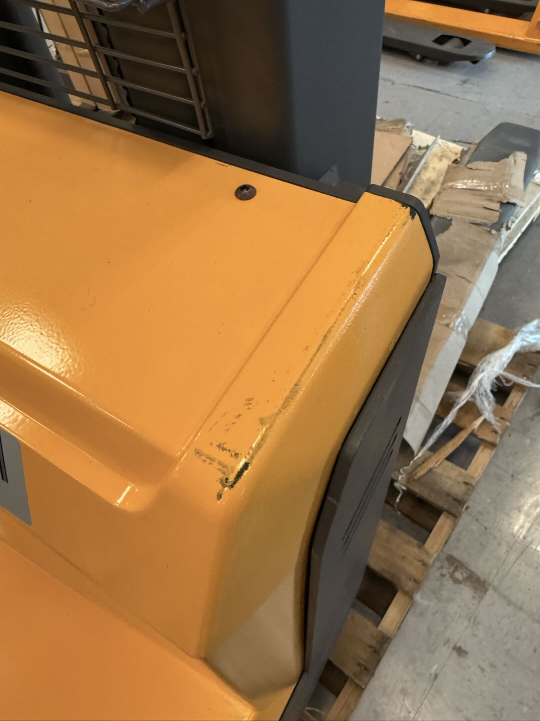 Pre-owned Premium Used CDD12R-E-118–2,640 lb Electric Stacker, 118" Lift, Fixed Legs-95275707