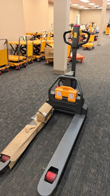 Pre-owned CBD15W-LIX-48x27 – 3,300 lb Electric Pallet Jack, Lithium Battery, 48"x27" Forks