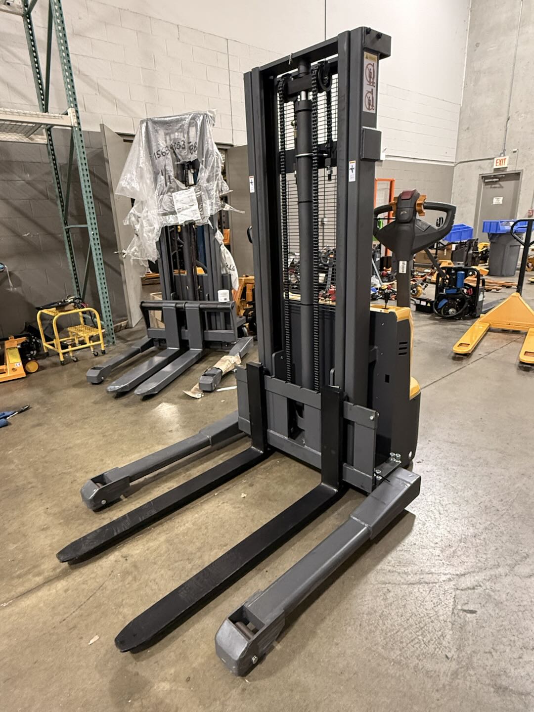 Pre-owned Premium Used CTD10R-E-98 – 2,200 lb Electric Stacker, 98" Lift, Straddle Legs & Adjustable Forks-21060100