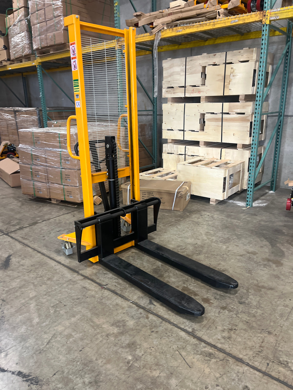 Pre-owned Premium Used SDJA1000-I–2200lbs Manual Pallet Stacker 2200 lbs Capacity 63" Lift Fixed Legs-250025389