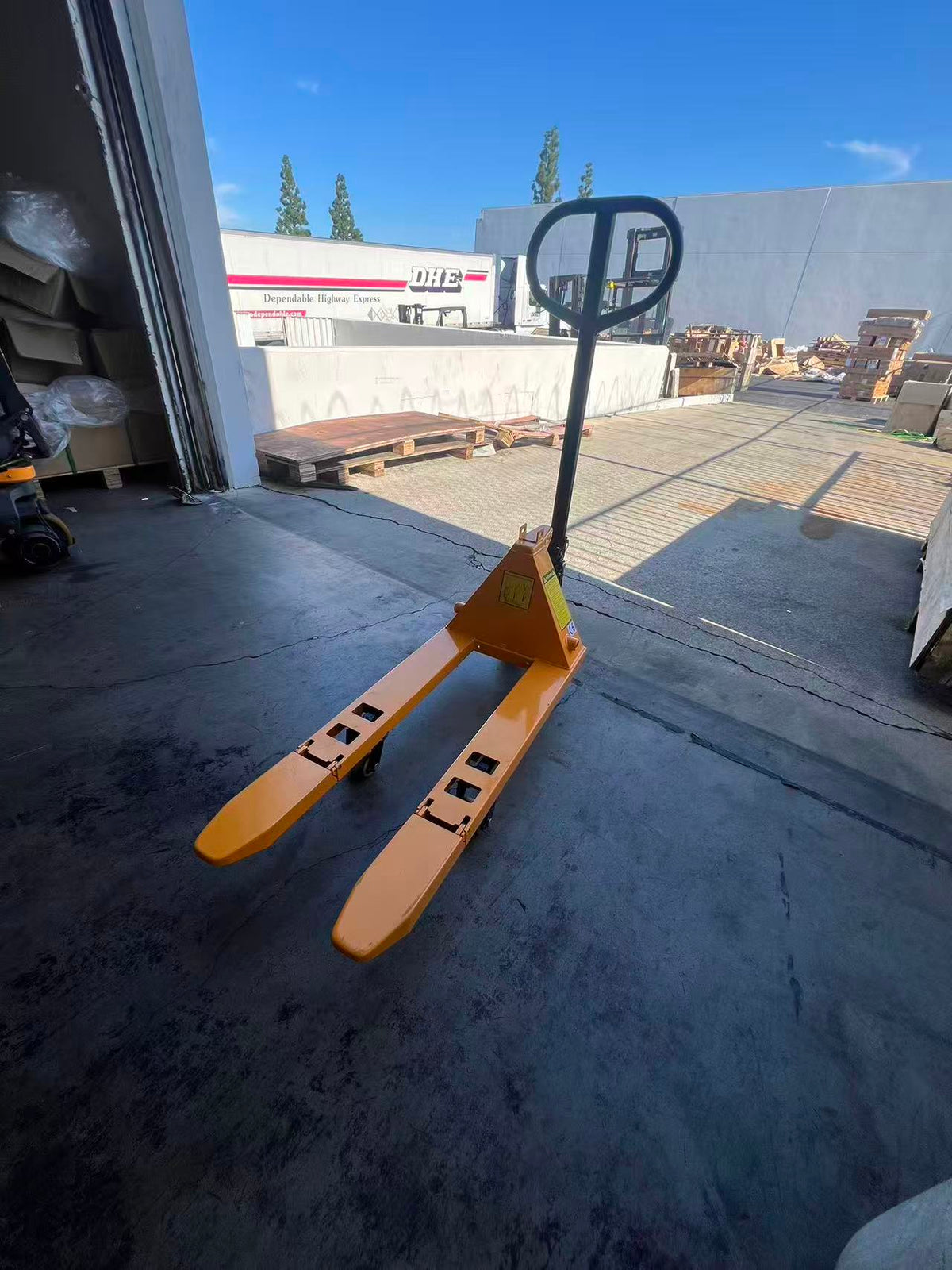 Pre-owned Premium Used MF 2,200 lb Hydraulic Pallet Jack – 31.5" x 15" Forks-250002647 Only Pick Up