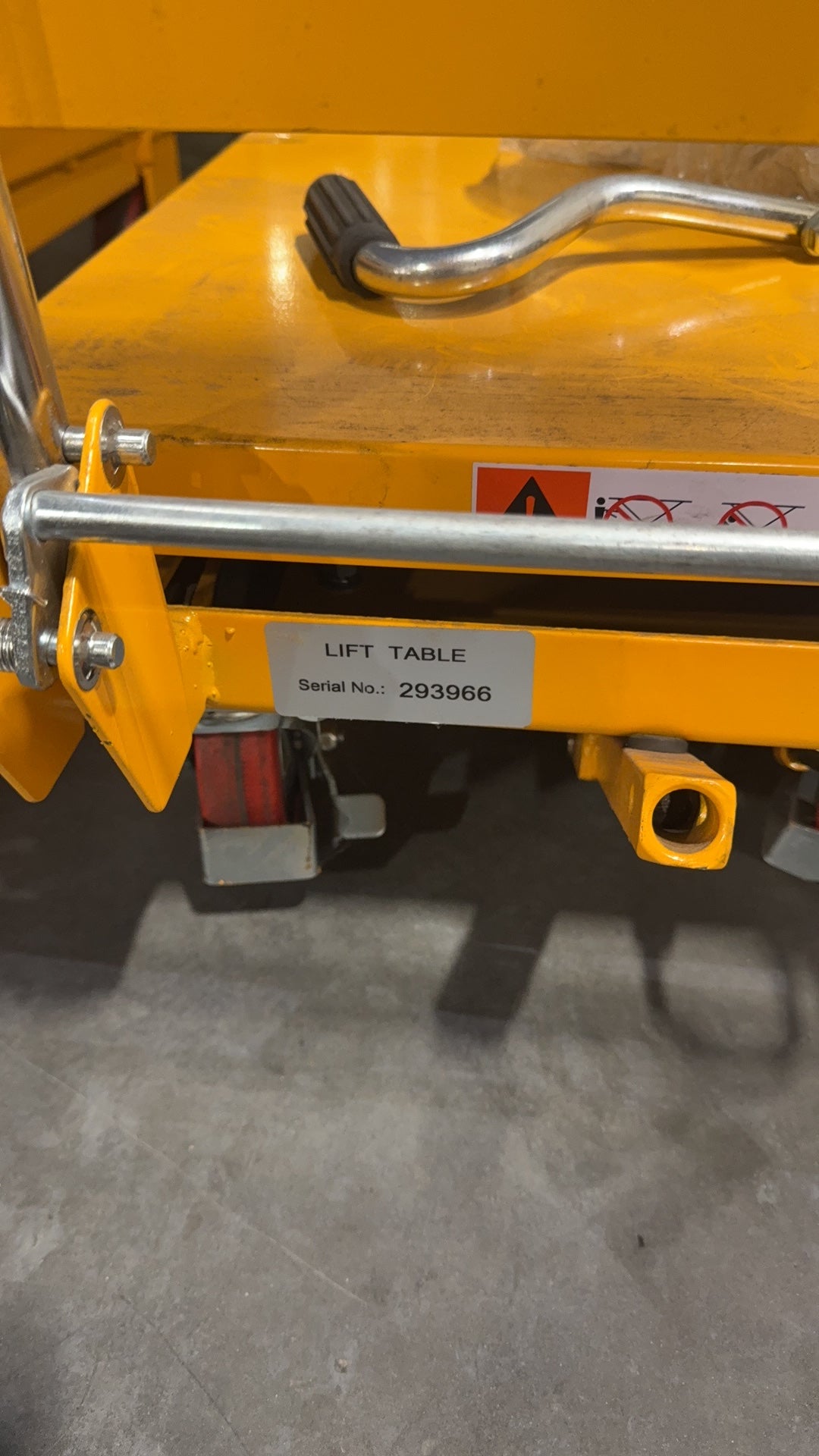 Pre-owned Aged Used SP150 Single Scissor Lift Table 330 lbs Cap, 20.2" lifting height-293966 Only Pick Up
