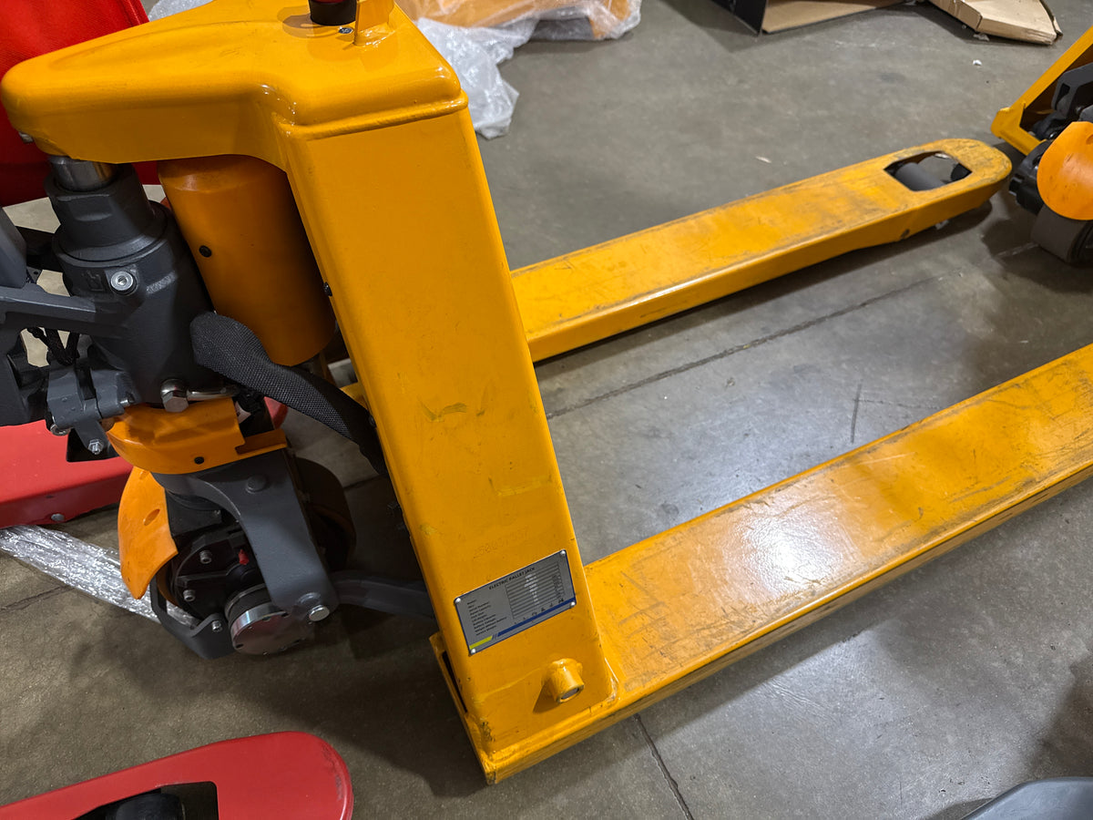 Pre-owned Regular Used CBD15-NEW 3,300 lb Electric Pallet Jack, Compact Lithium Model, 48"x27" Forks-250037537
