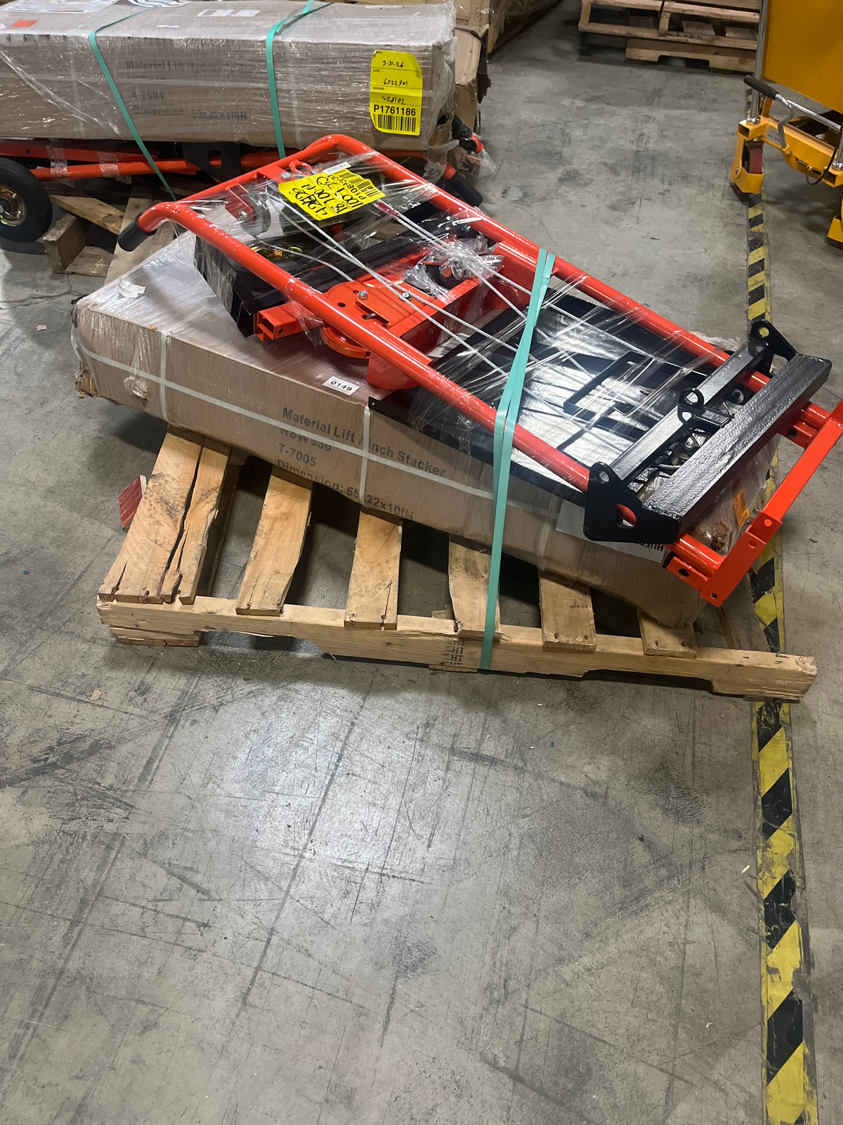 Pre-owned Premium Used HSW330-O–330lbs Manual Pallet Stacker 330 lbs Capacity 40.5" Lift Fixed Legs-250010342