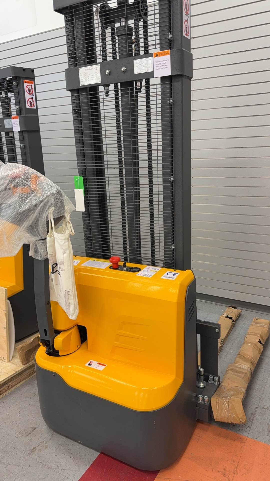 Pre-owned Premium Used CTD12R-E-118–2,640 lb Electric Stacker, 118" Lift, Straddle Legs-20091273