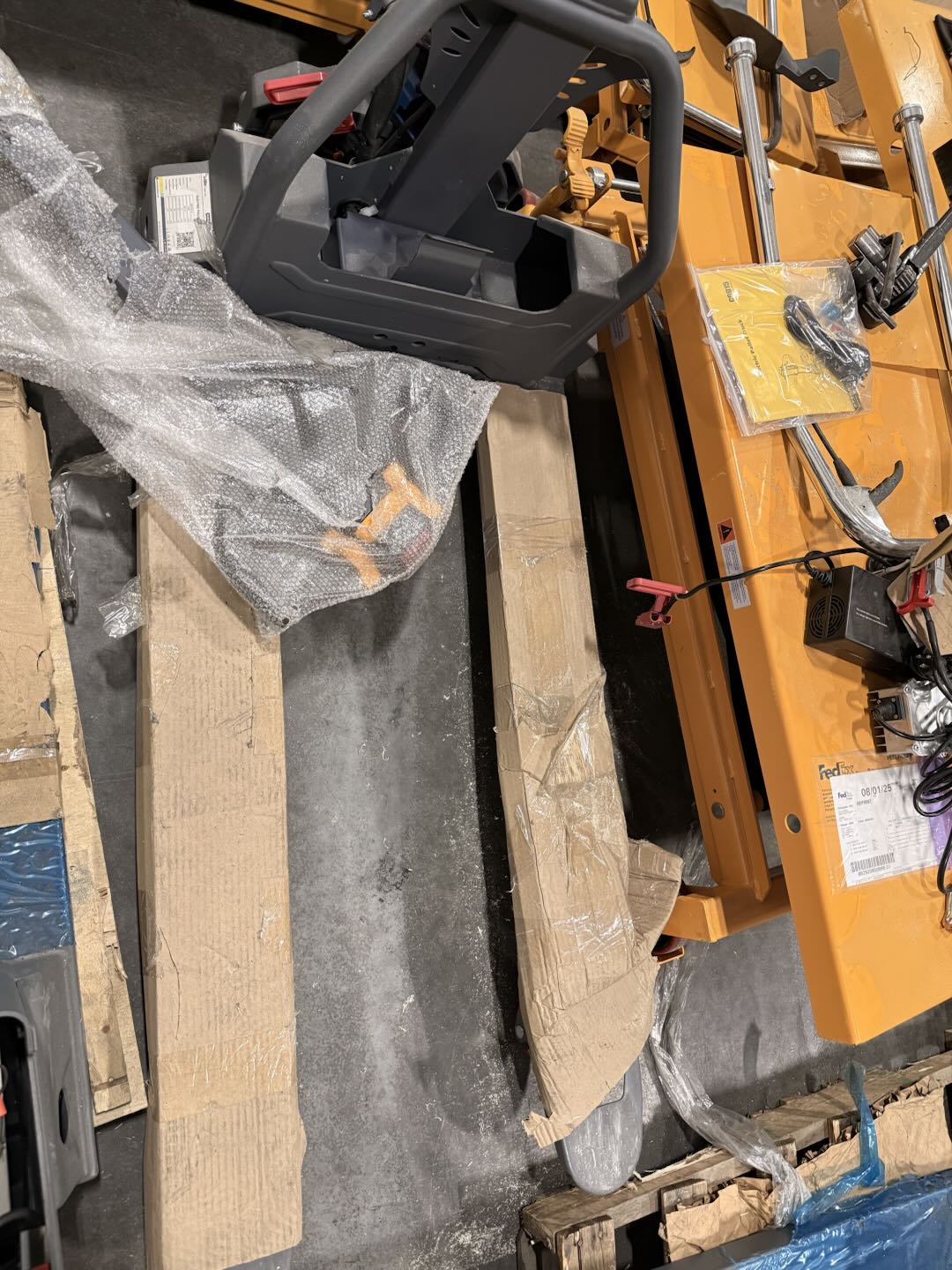 Pre-owned Premium Used CBD15W-Lix-48x27-B 3,300 lb Electric Pallet Jack, Compact Lithium Model, 48"x27" Forks-230691945